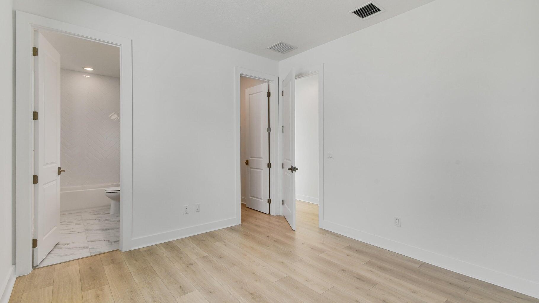 ALTON NEIGHBORHOOD - Residential Lease
