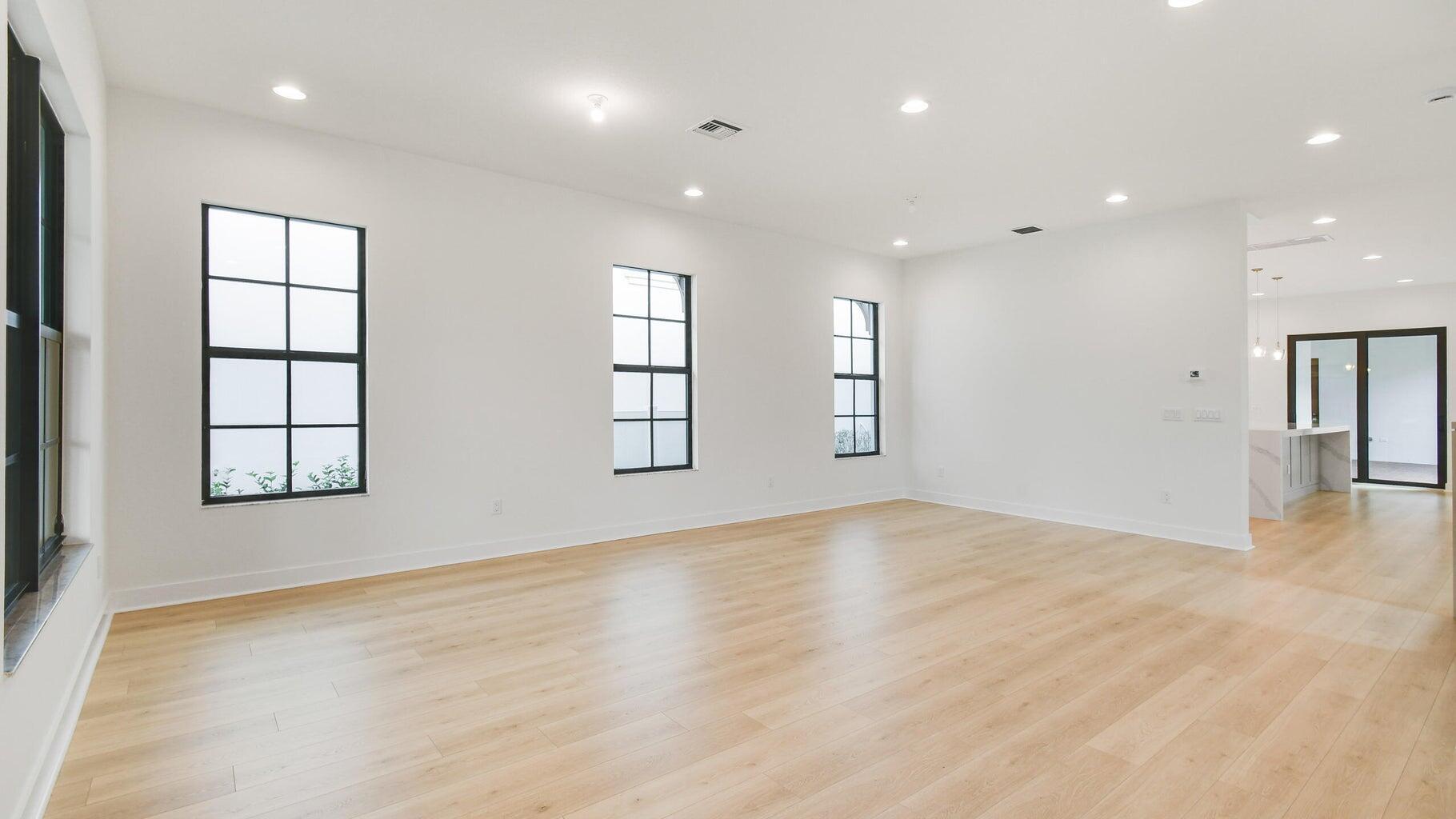 ALTON NEIGHBORHOOD - Residential Lease