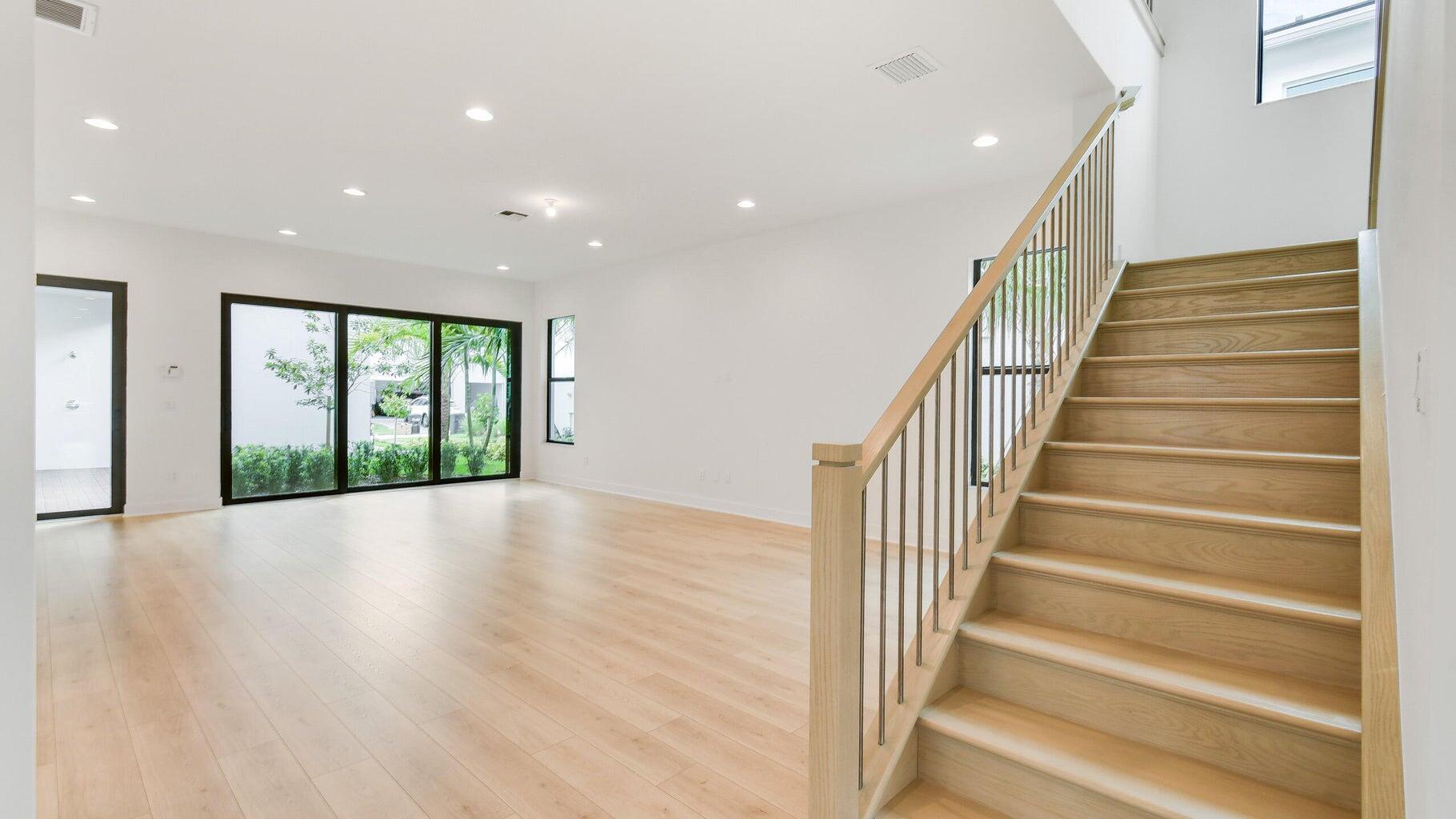 ALTON NEIGHBORHOOD - Residential Lease