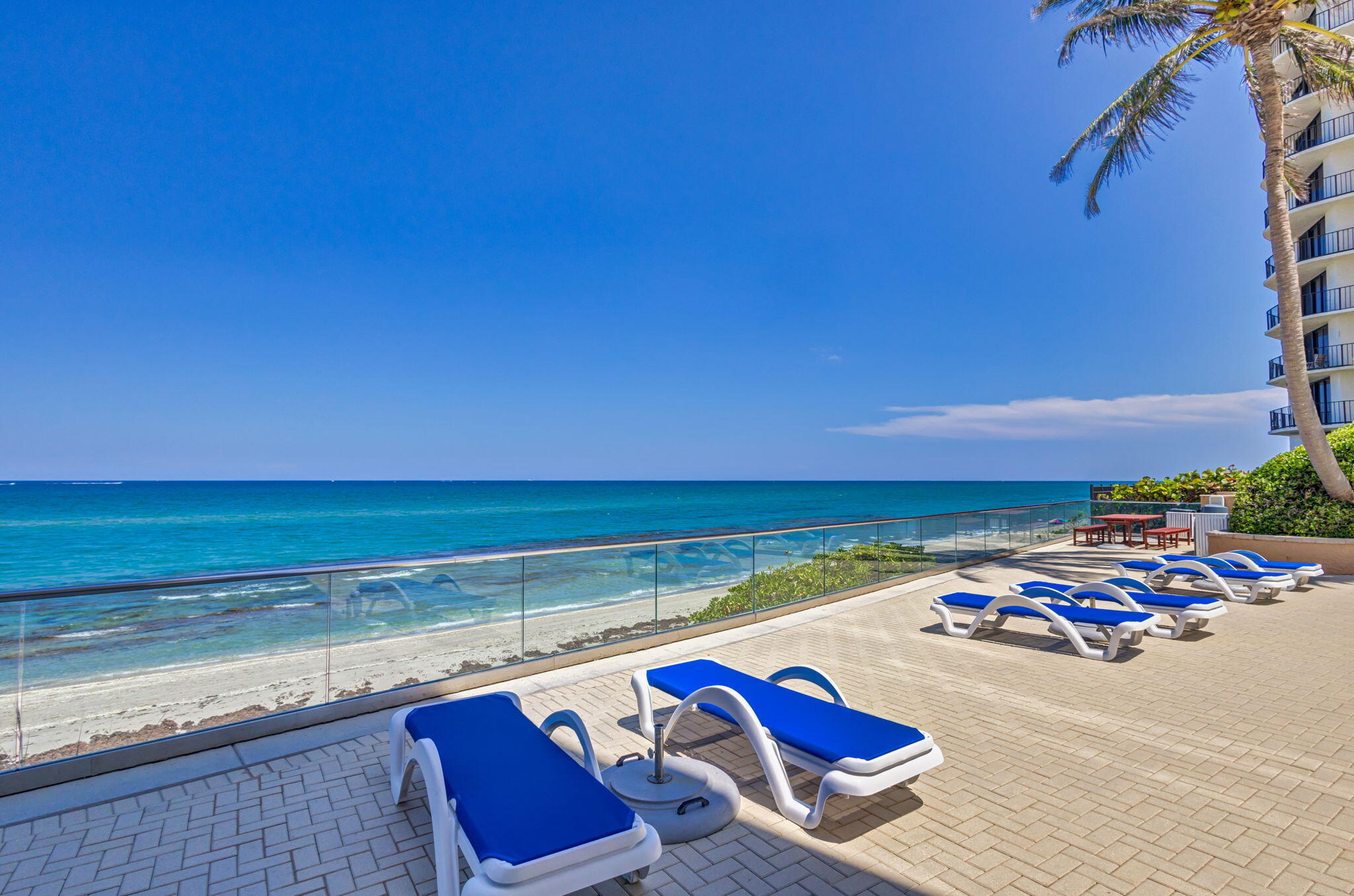 AQUARIUS CONDO - Residential