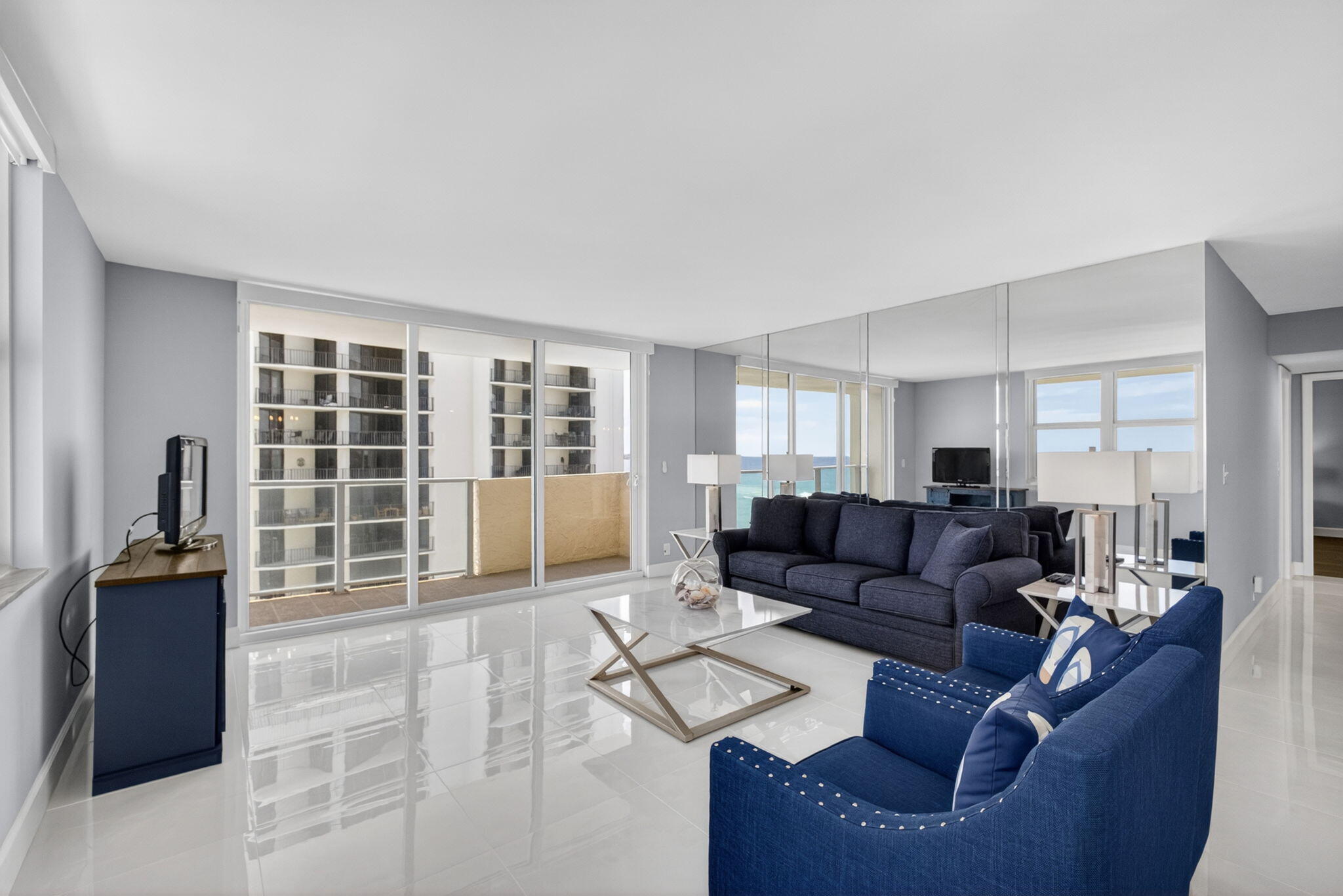 AQUARIUS CONDO - Residential