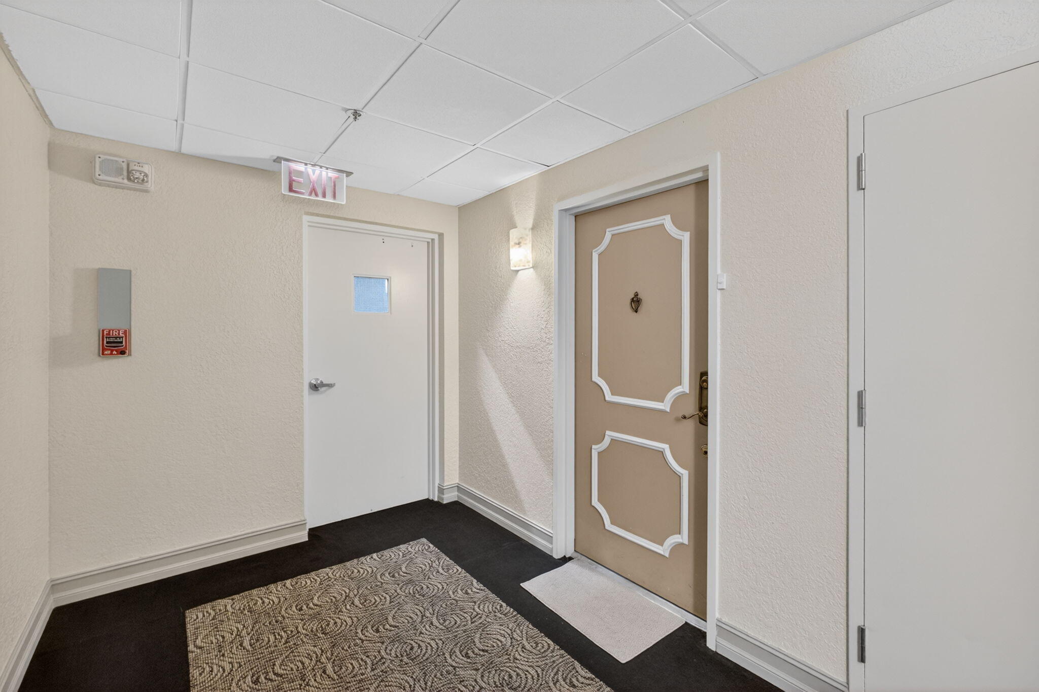 AQUARIUS CONDO - Residential