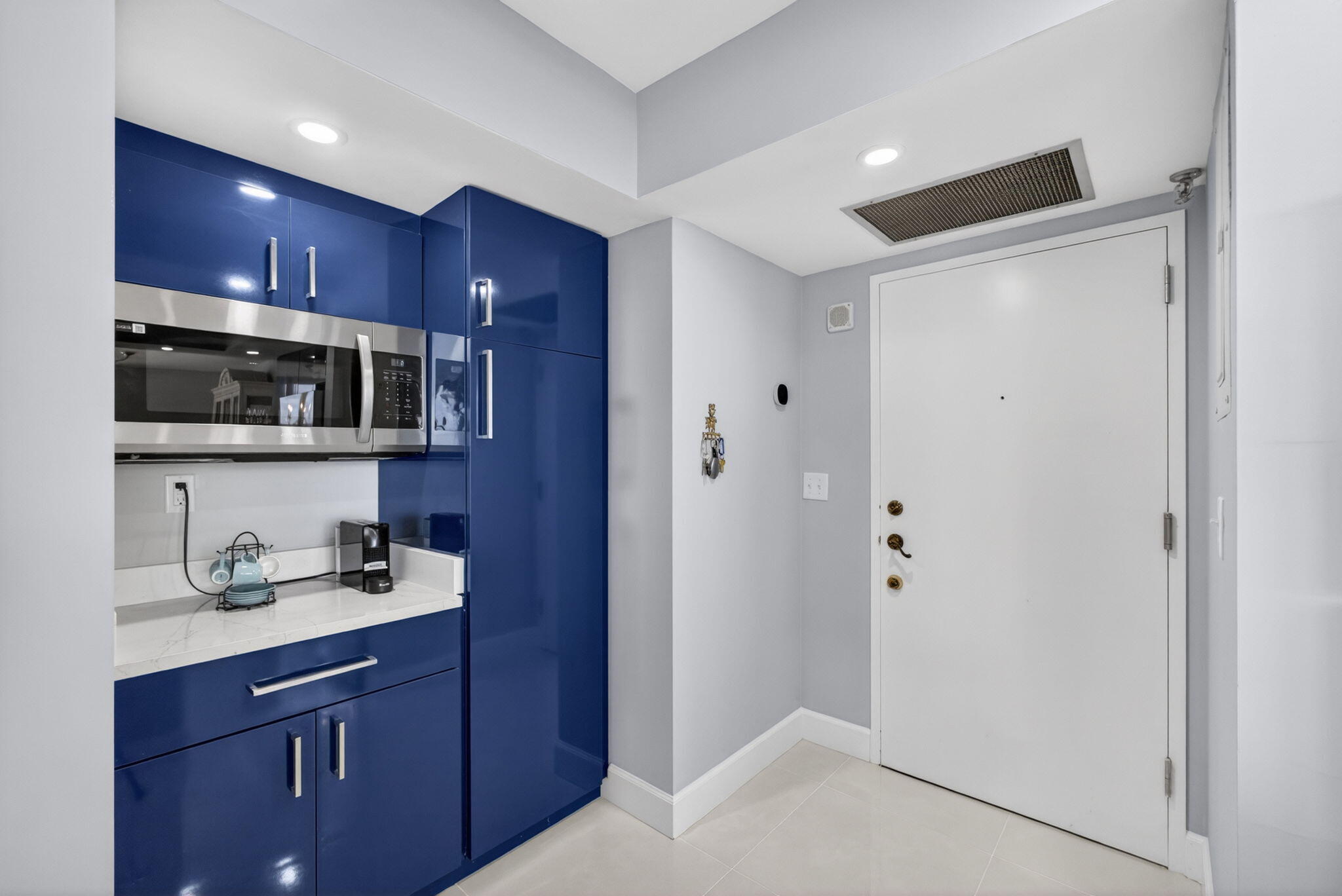 AQUARIUS CONDO - Residential