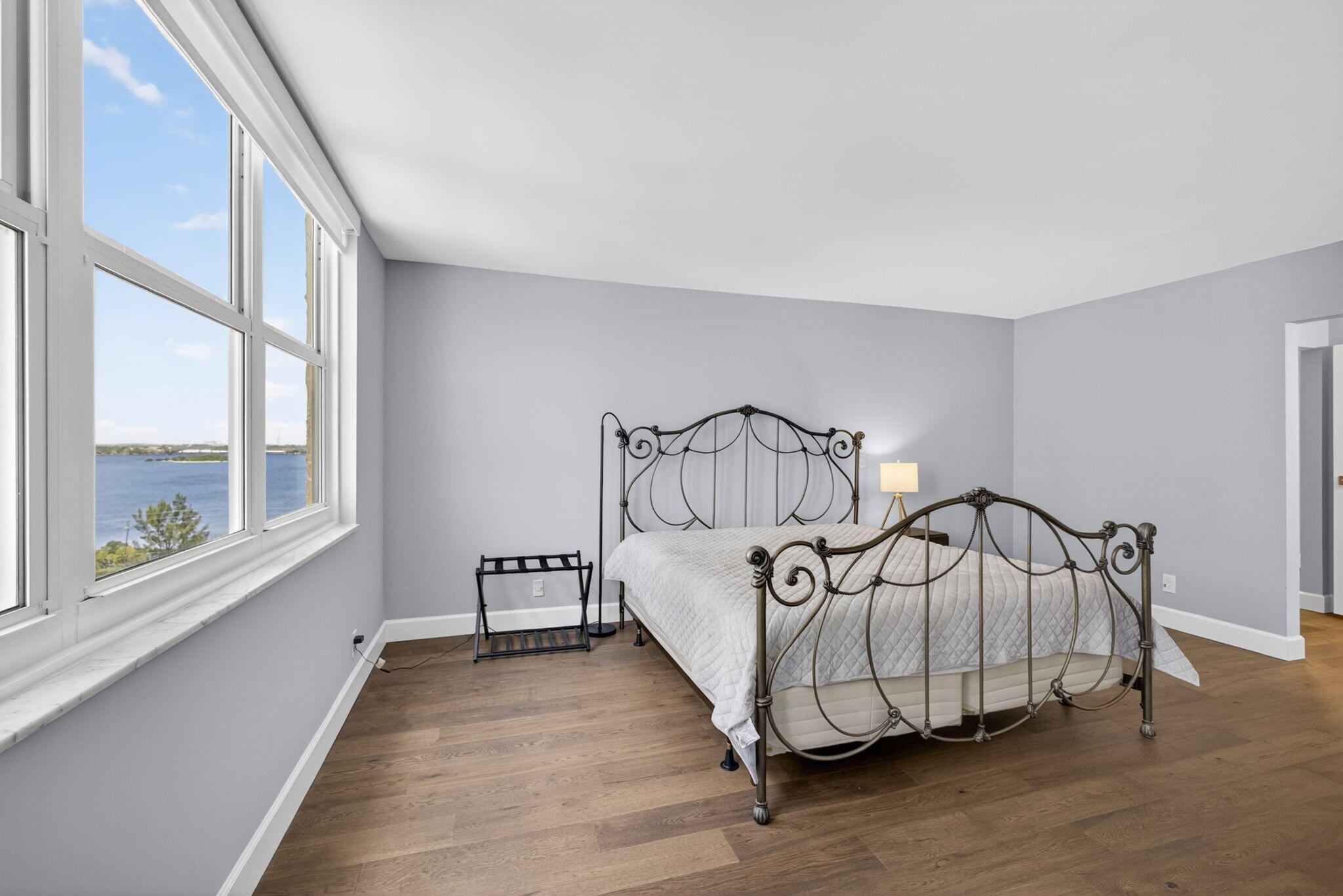AQUARIUS CONDO - Residential