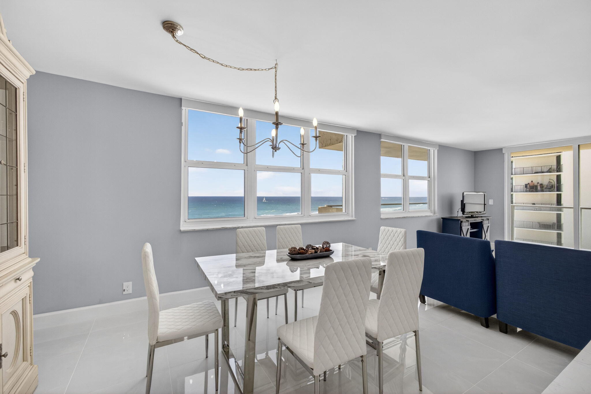 AQUARIUS CONDO - Residential
