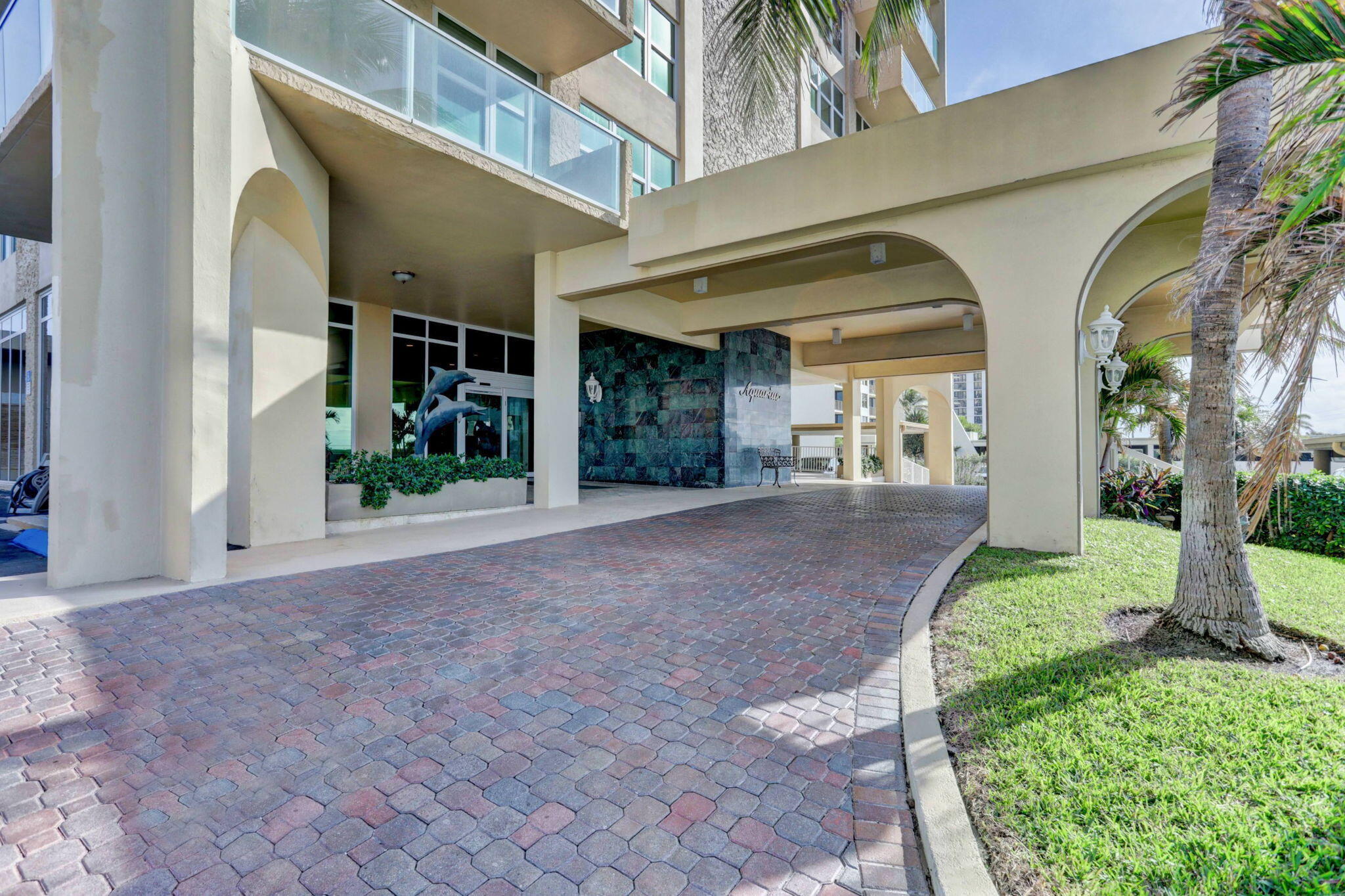 AQUARIUS CONDO - Residential