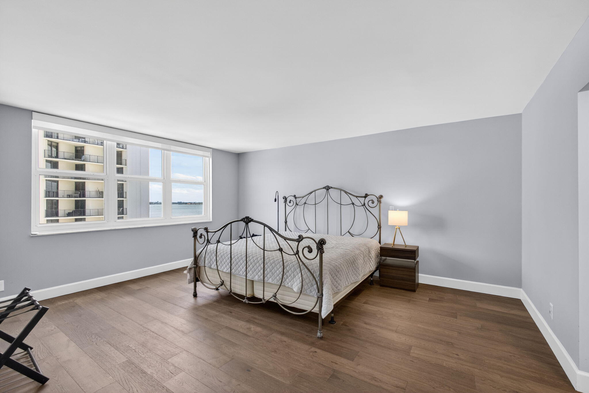 AQUARIUS CONDO - Residential