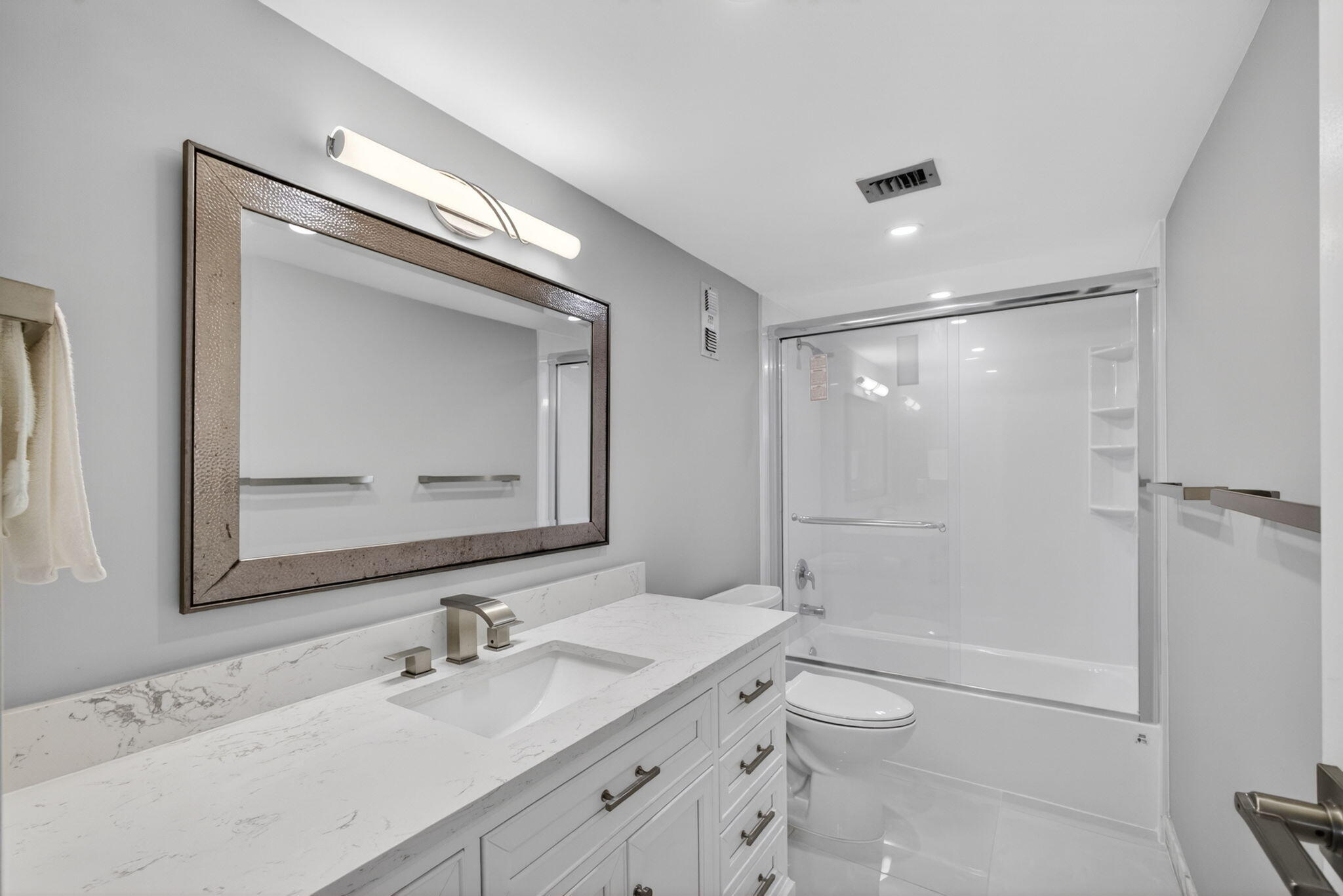 AQUARIUS CONDO - Residential
