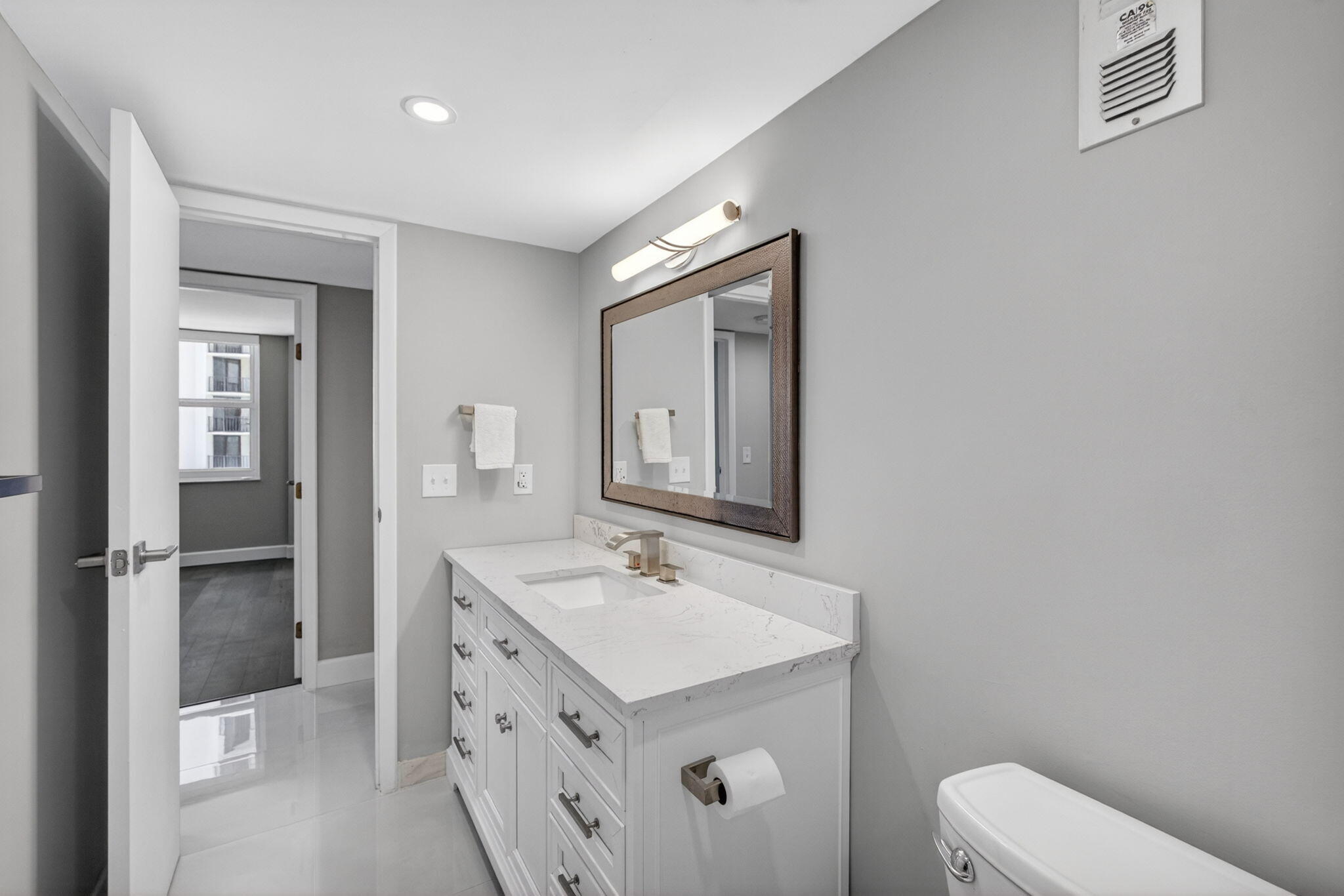 AQUARIUS CONDO - Residential
