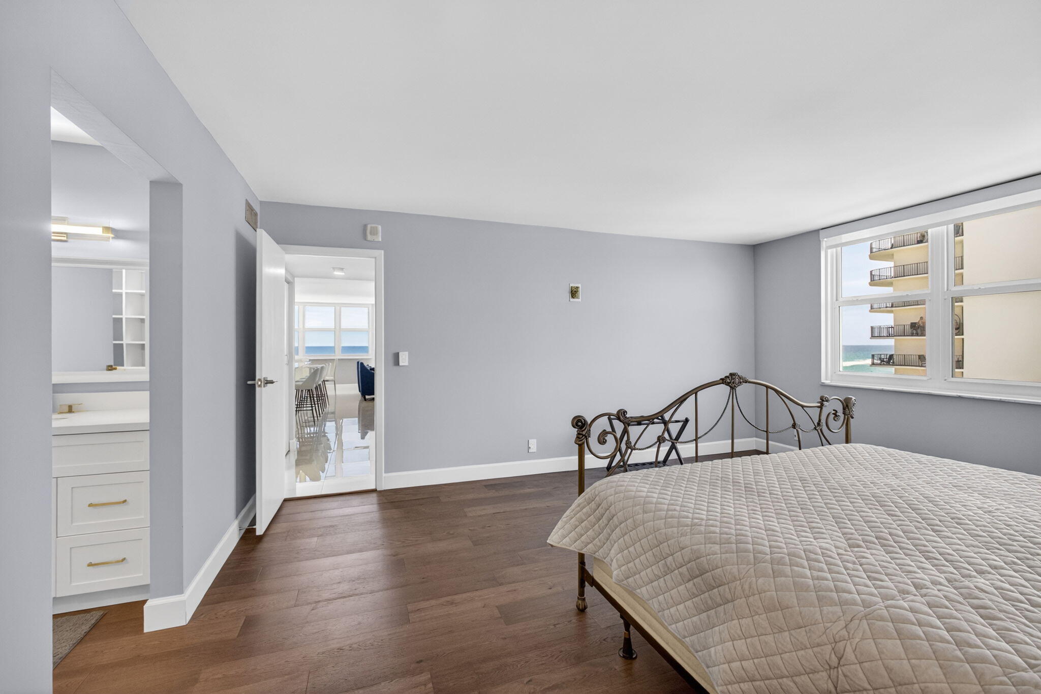 AQUARIUS CONDO - Residential