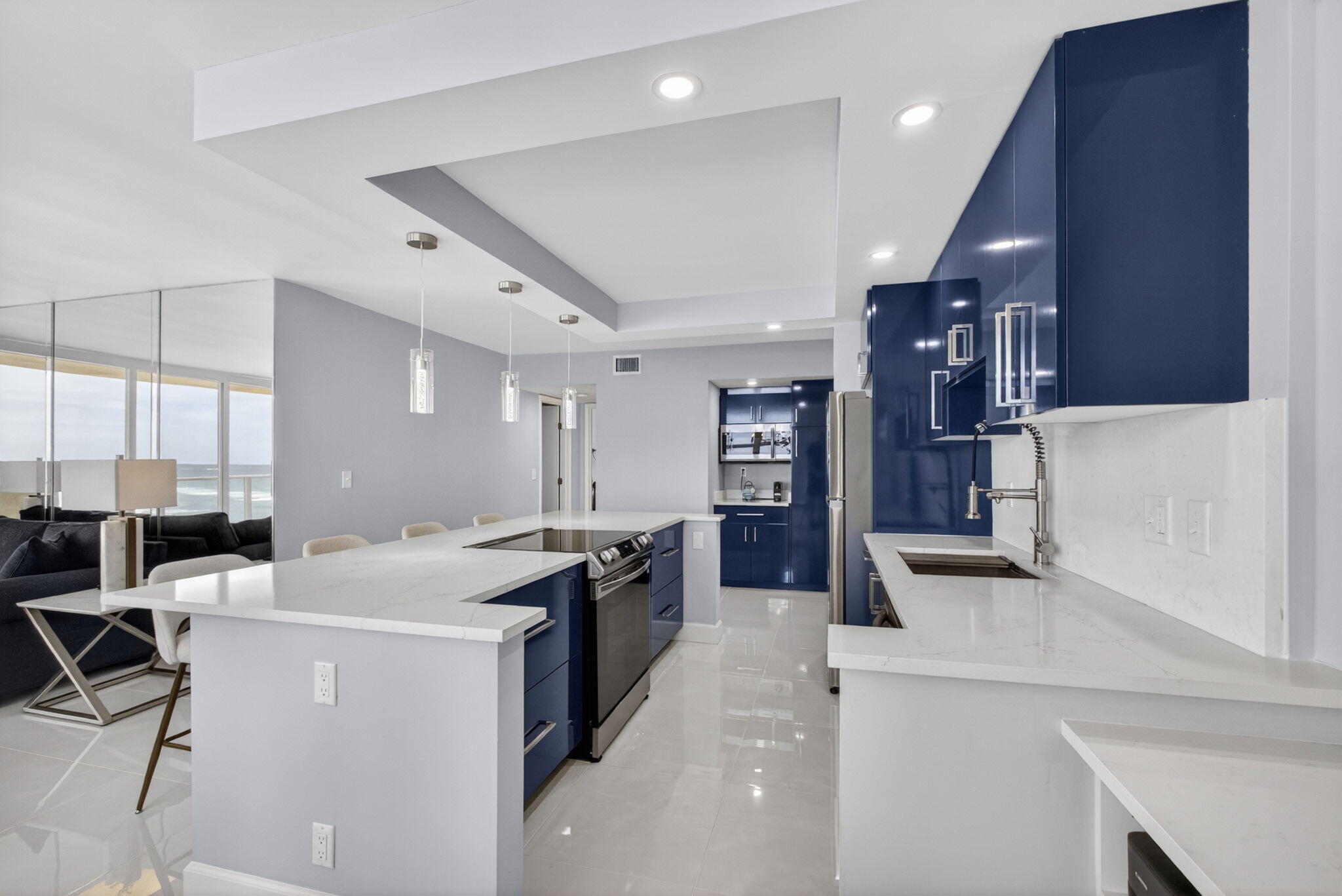 AQUARIUS CONDO - Residential