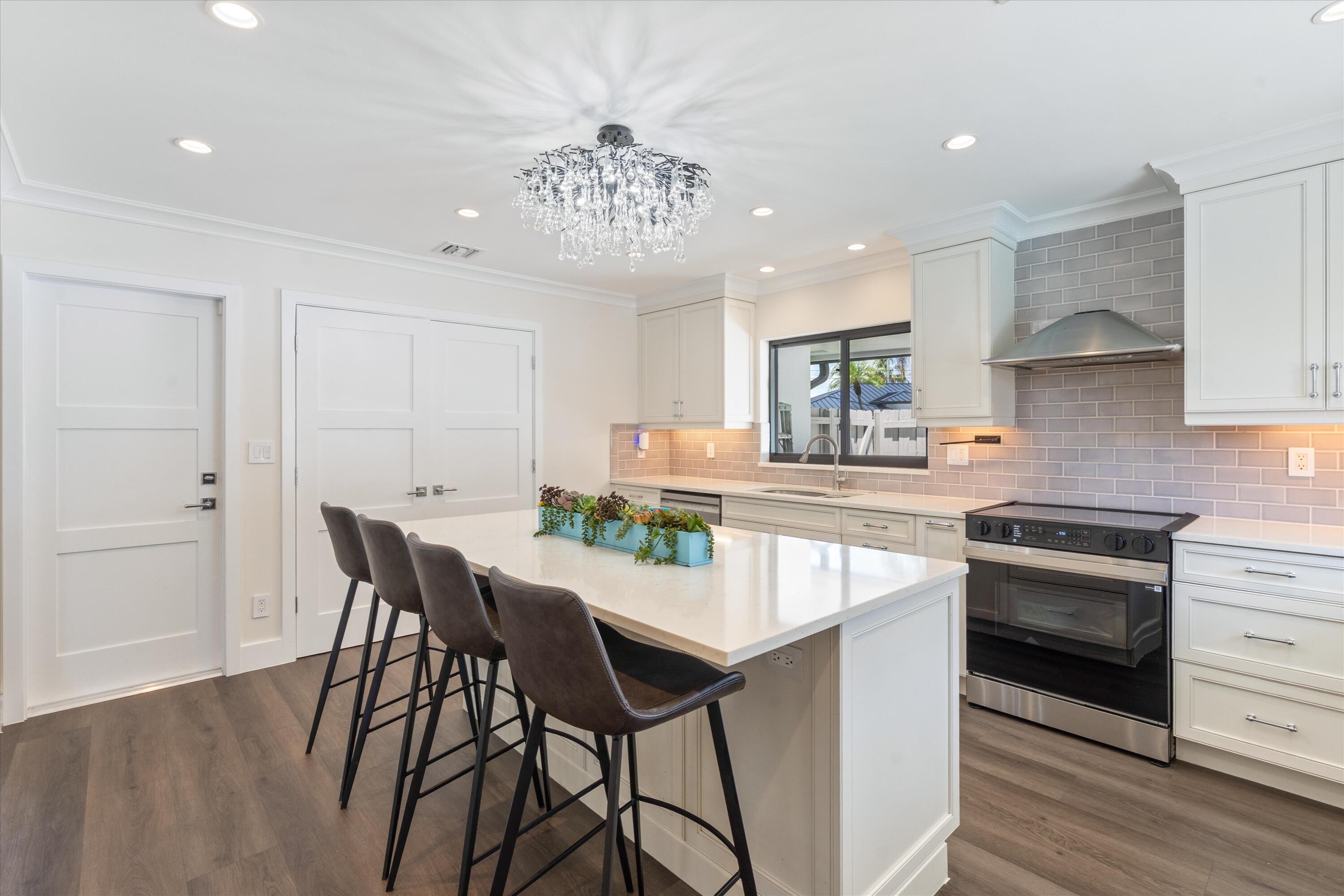 VENETIAN ISLES 3RD SEC - Residential