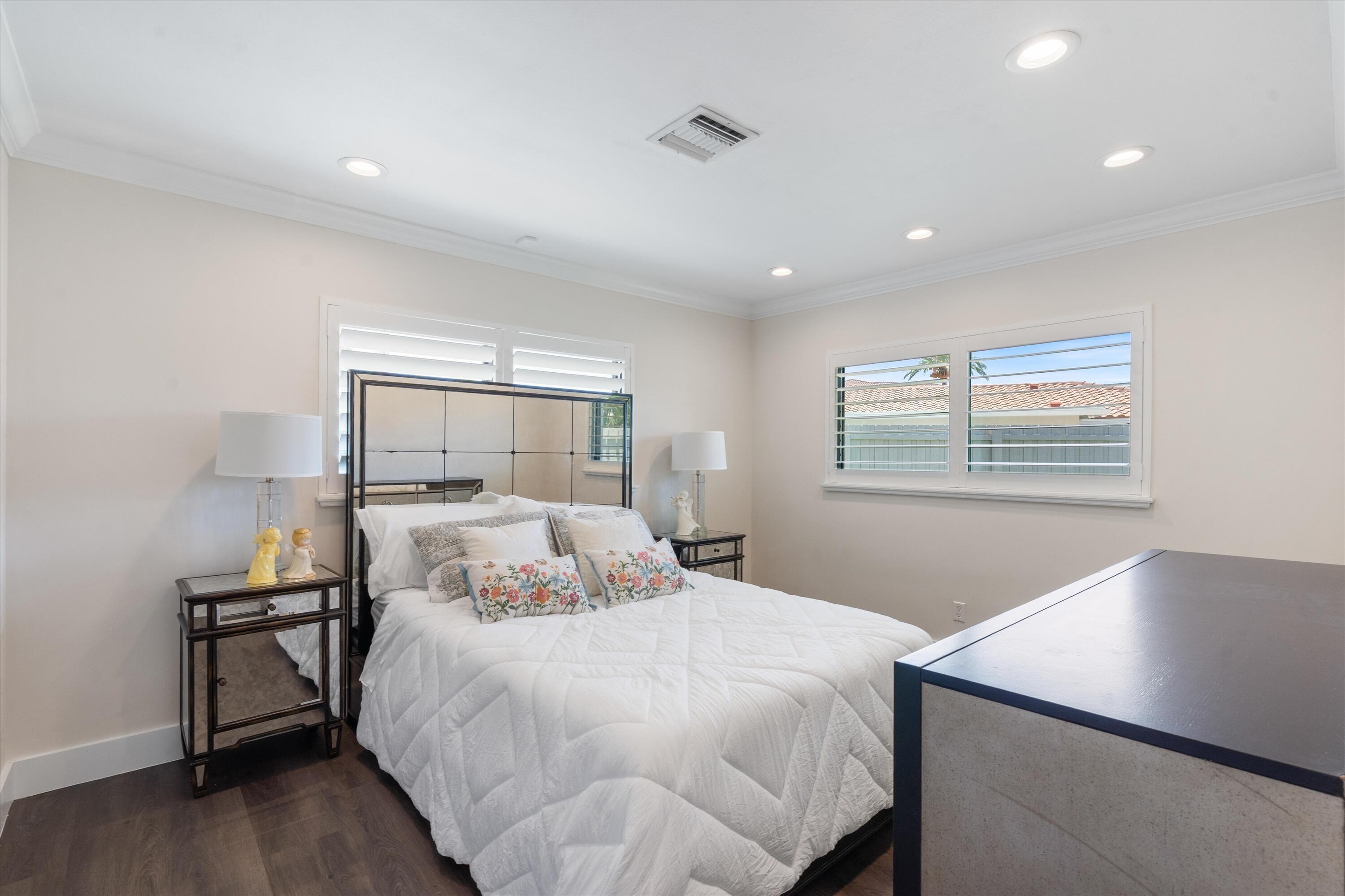 VENETIAN ISLES 3RD SEC - Residential