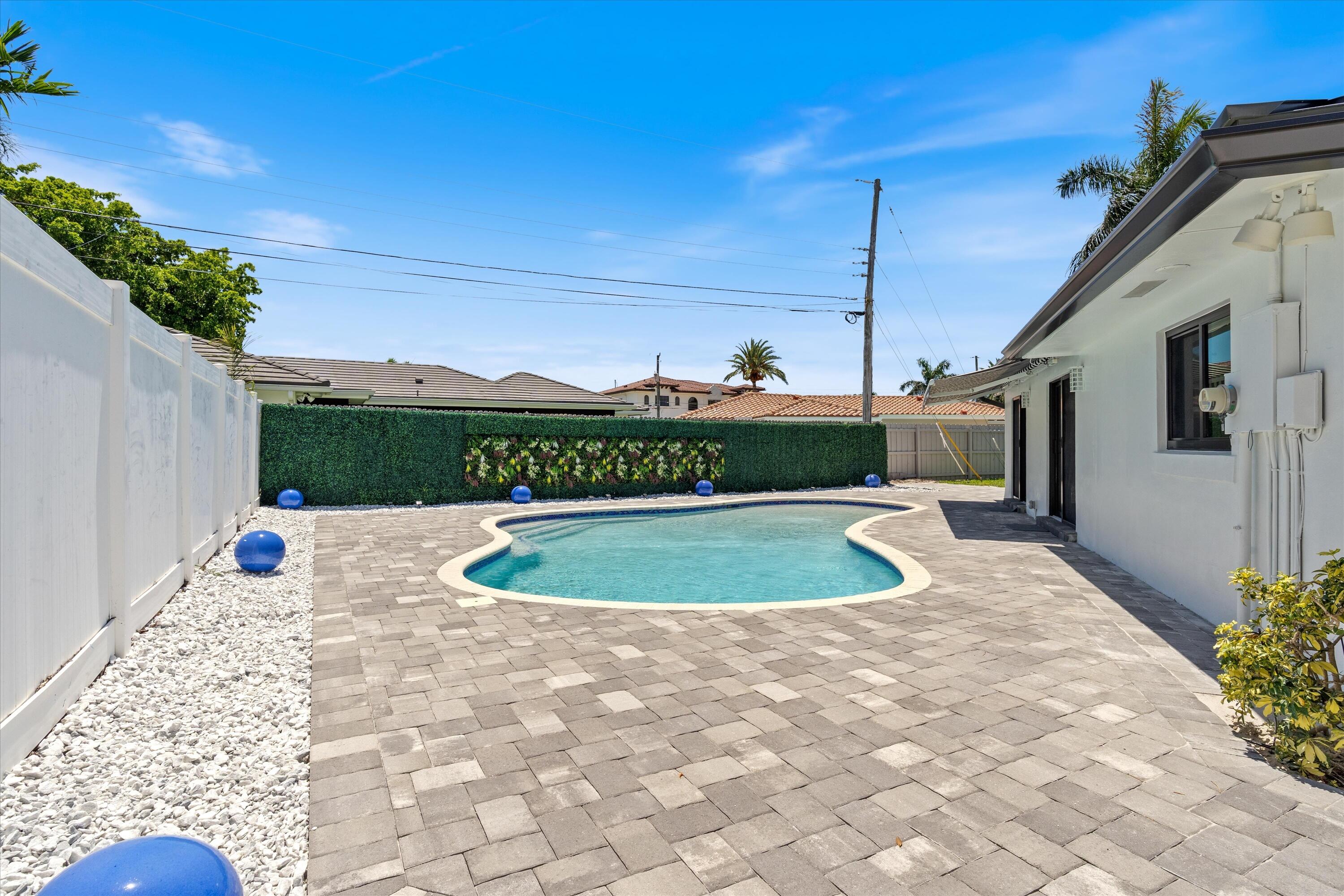 VENETIAN ISLES 3RD SEC - Residential