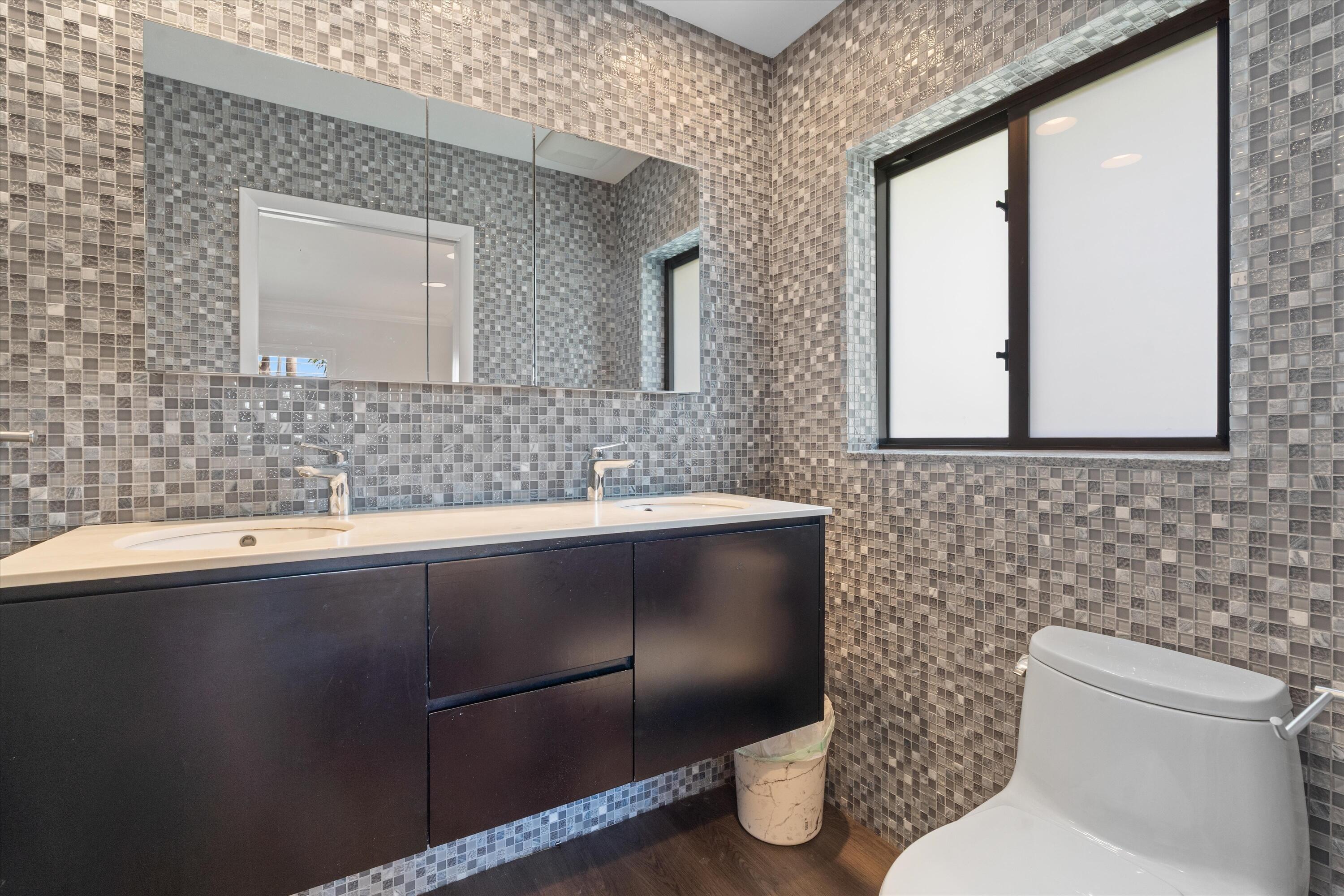 VENETIAN ISLES 3RD SEC - Residential