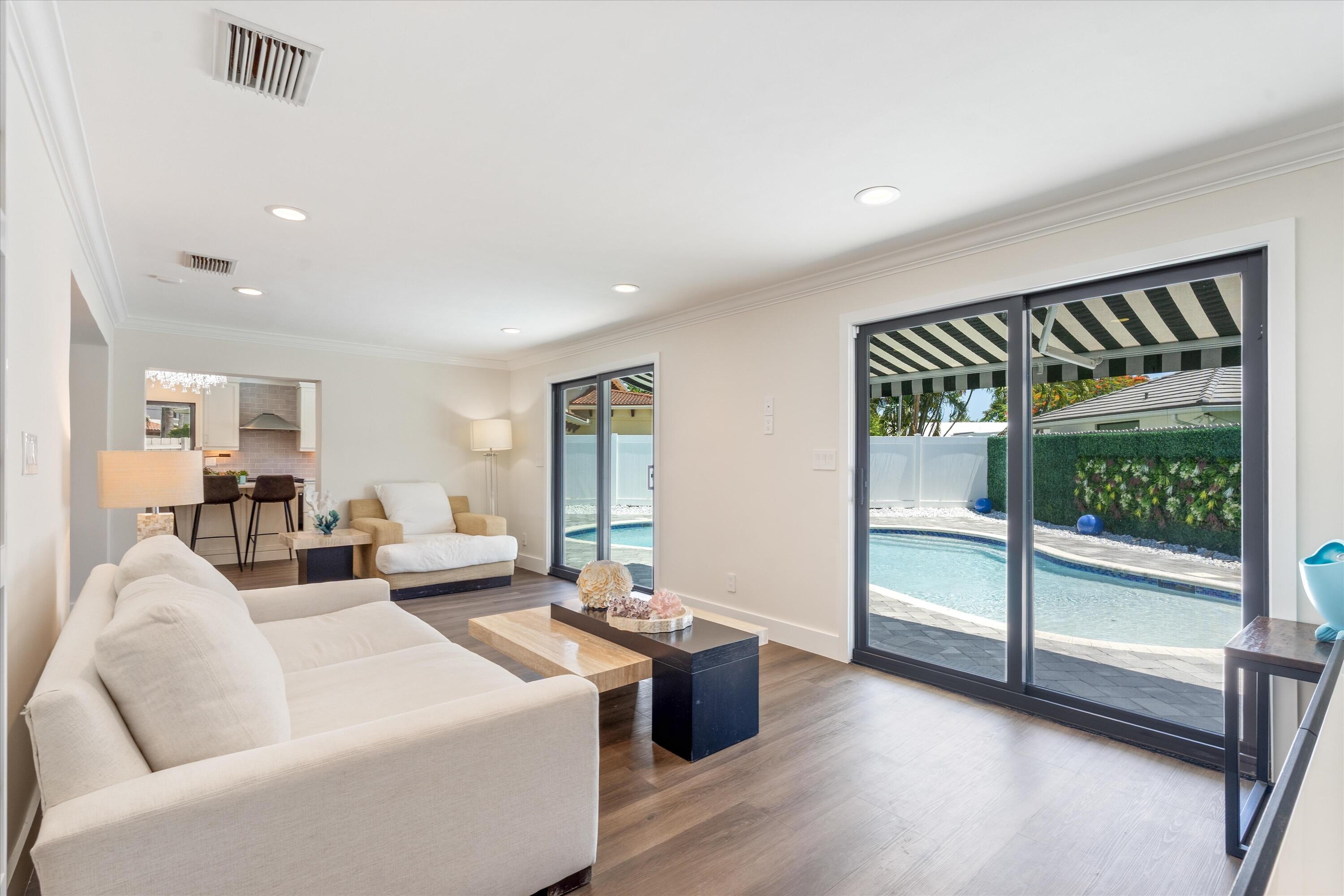 VENETIAN ISLES 3RD SEC - Residential