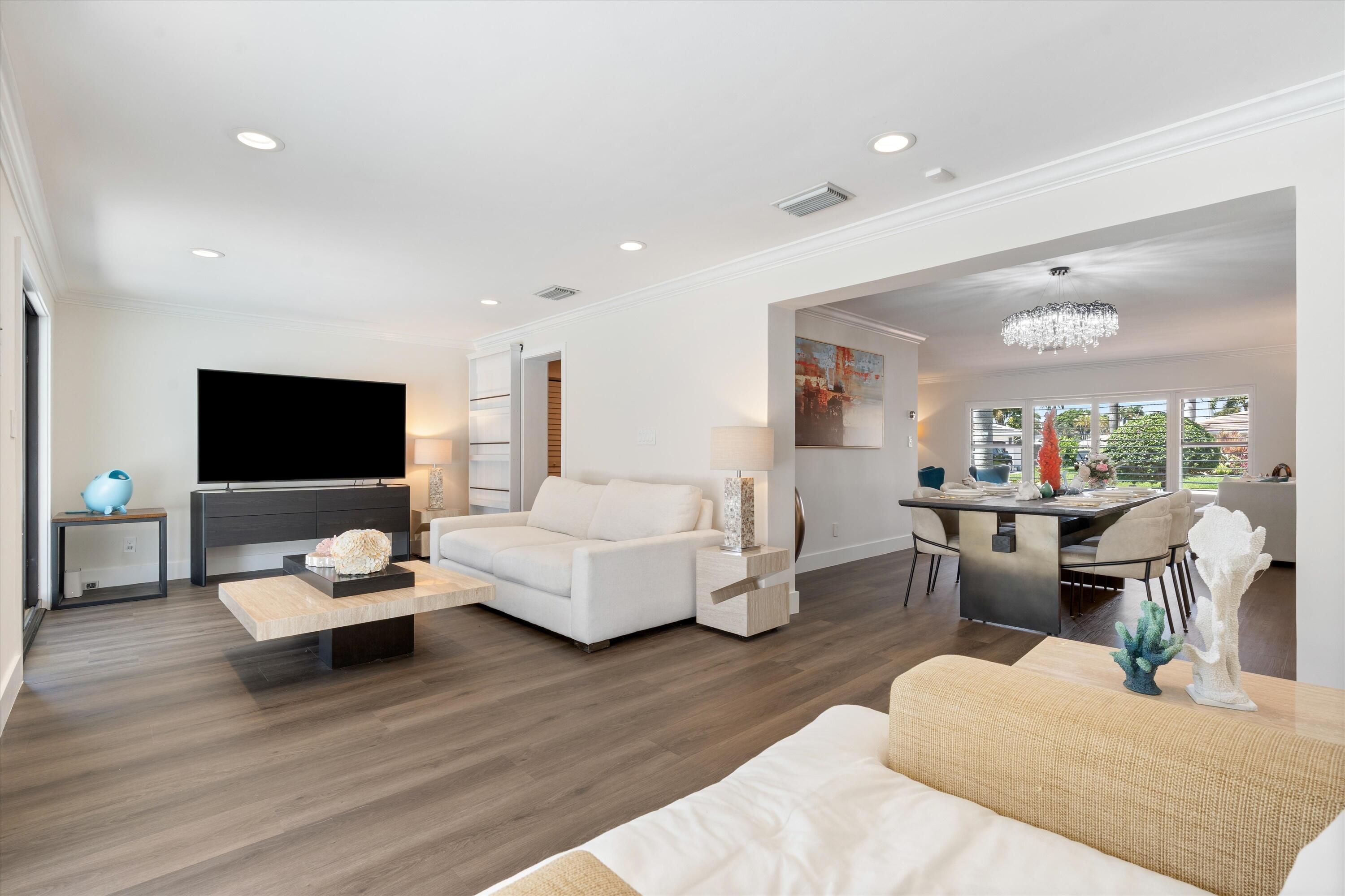 VENETIAN ISLES 3RD SEC - Residential