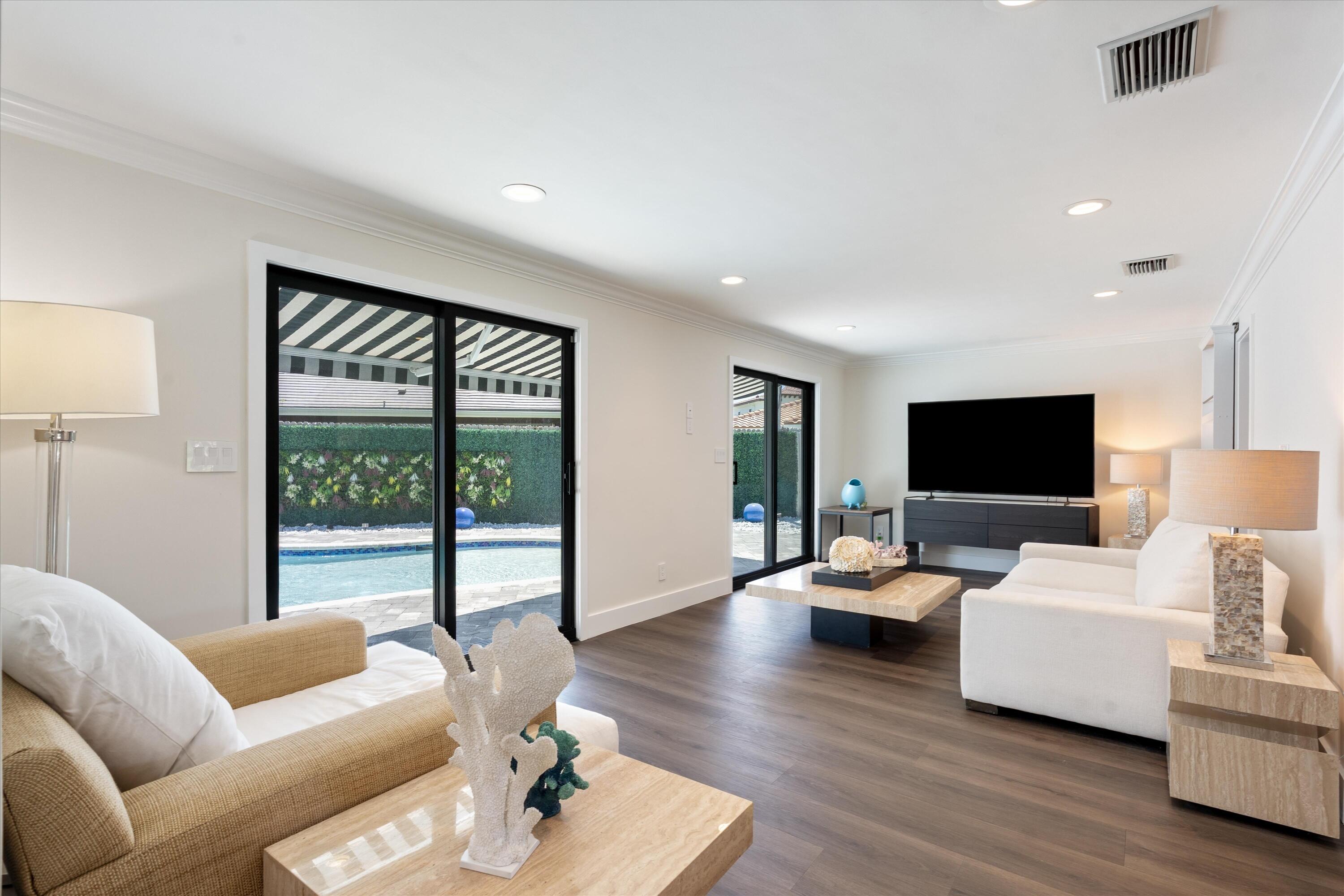 VENETIAN ISLES 3RD SEC - Residential