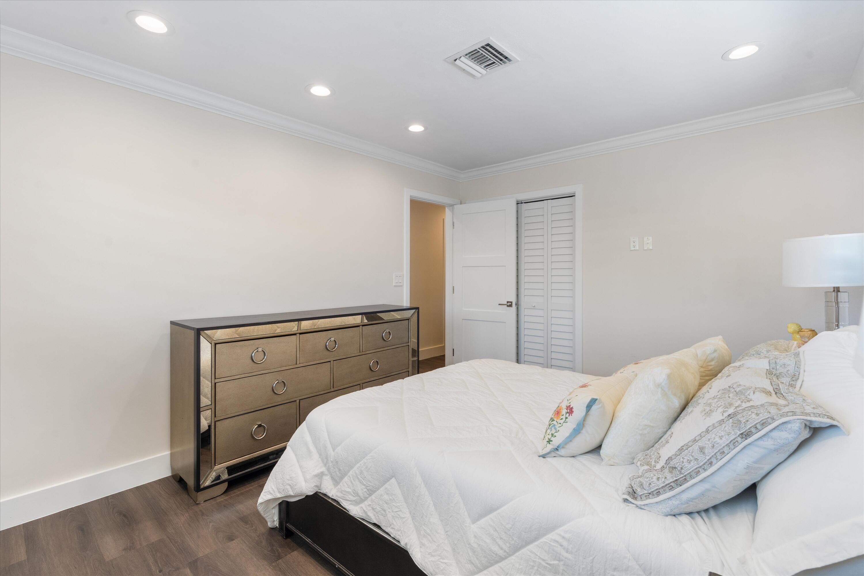 VENETIAN ISLES 3RD SEC - Residential