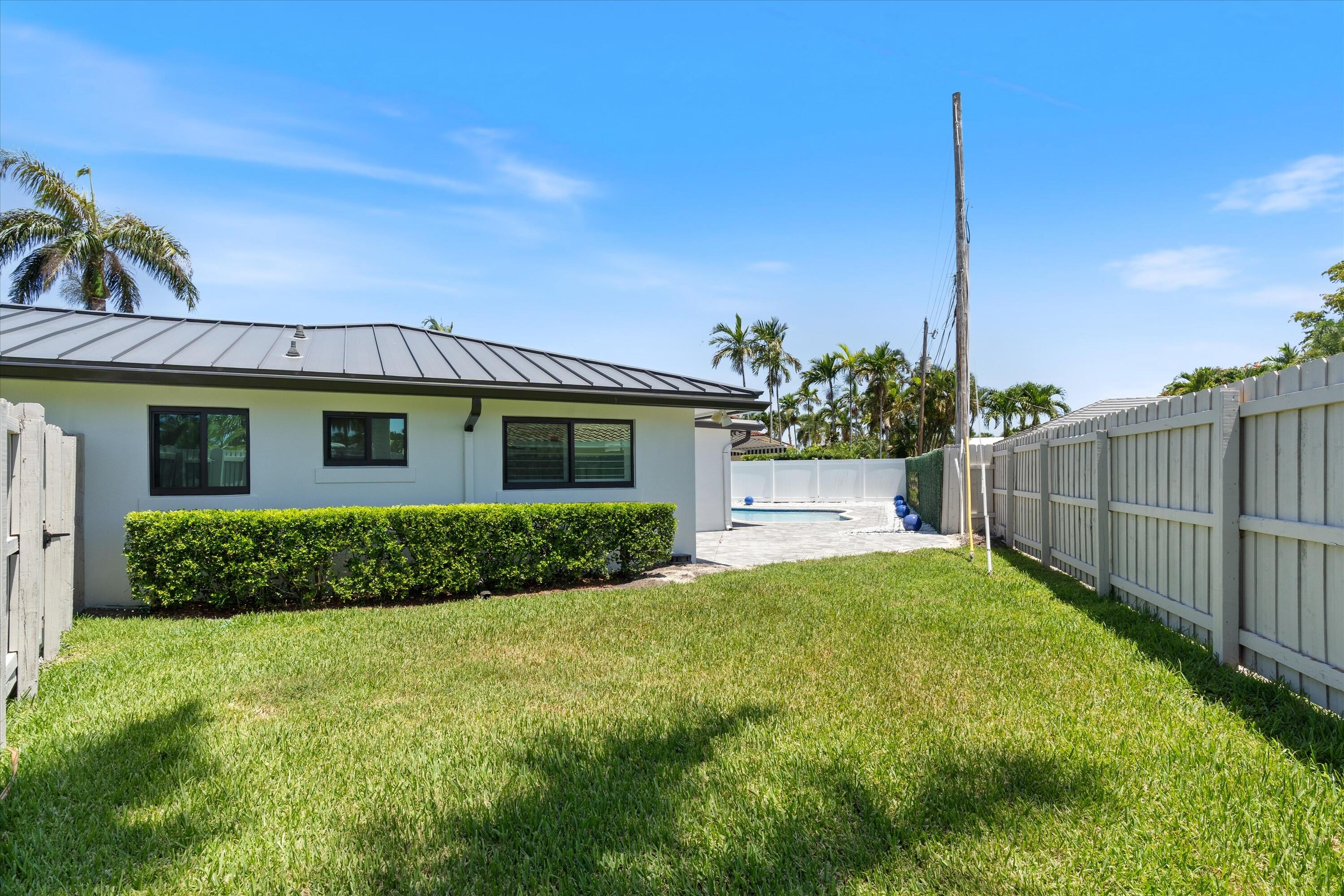 VENETIAN ISLES 3RD SEC - Residential
