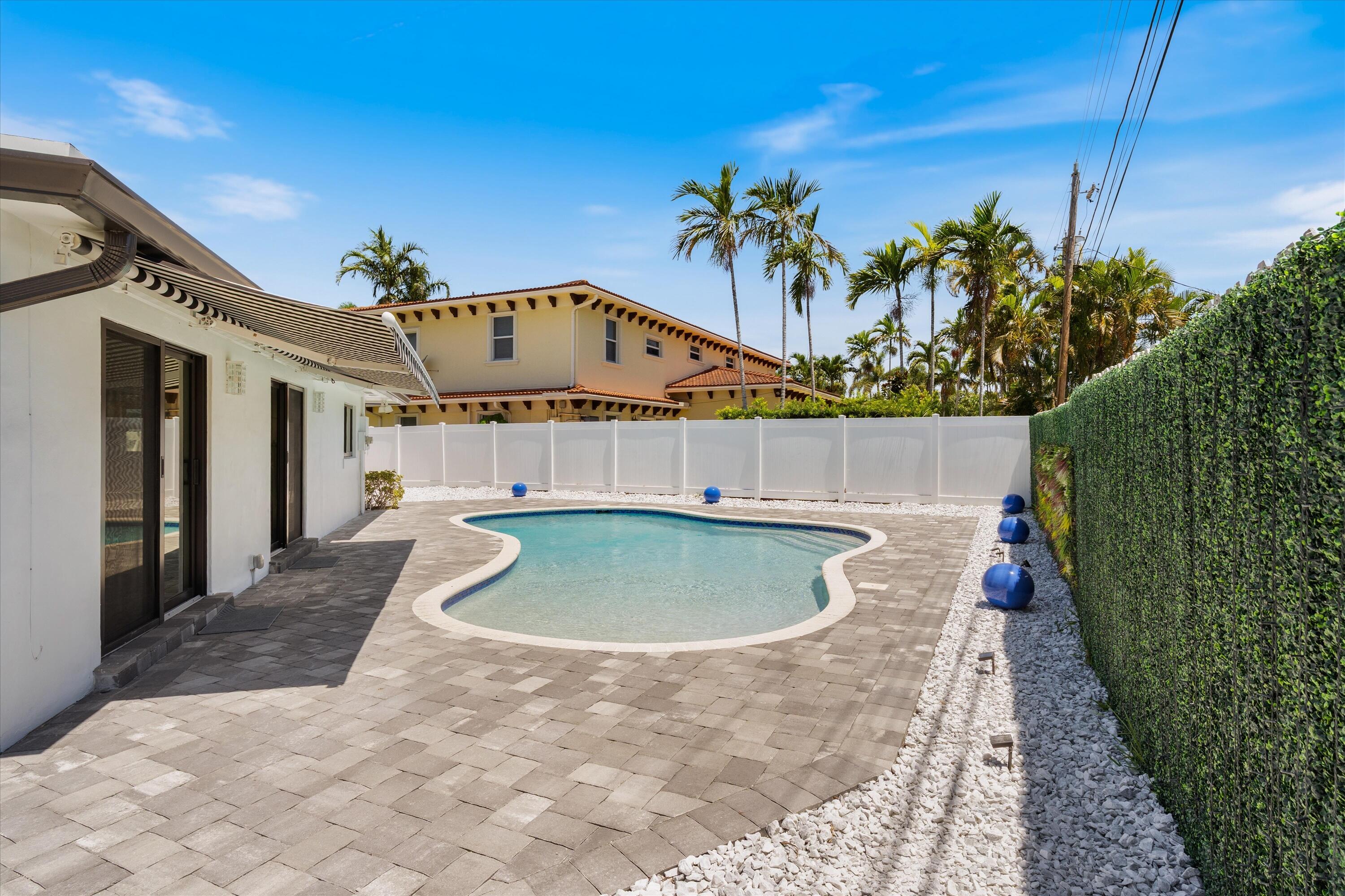VENETIAN ISLES 3RD SEC - Residential