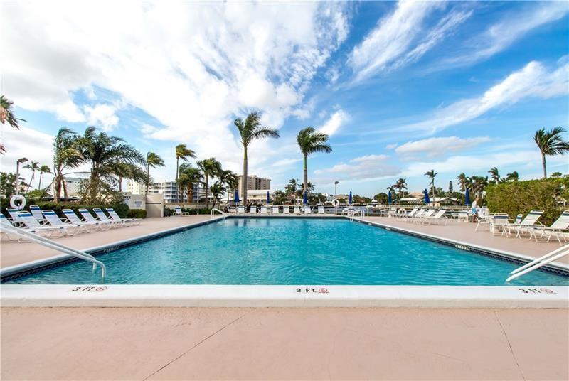 Coral Ridge Towers North - Residential