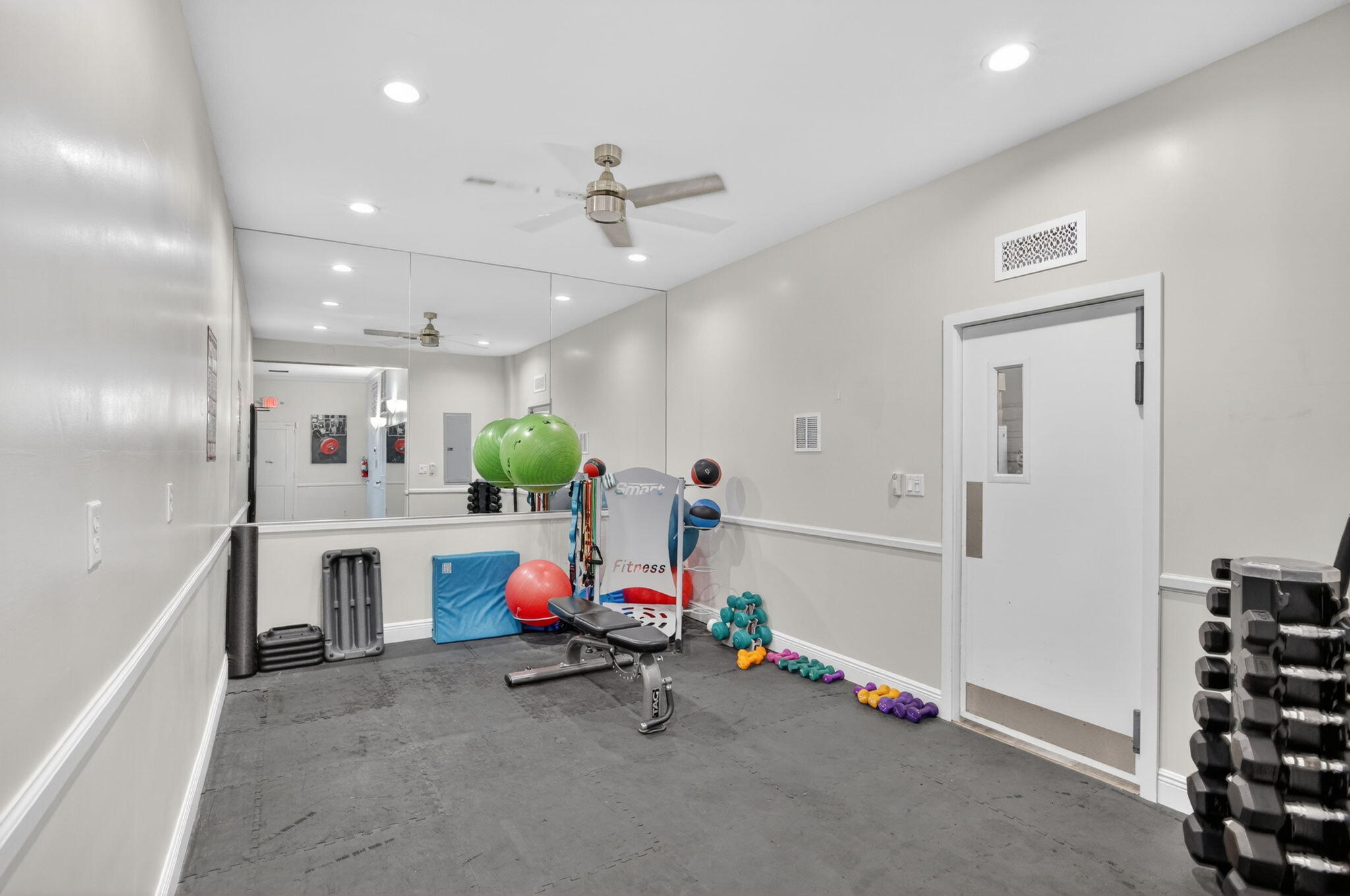 EVERGLADES HOUSE CONDO - Residential Lease