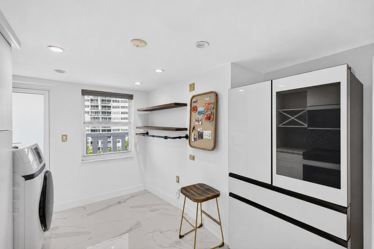EVERGLADES HOUSE CONDO - Residential Lease