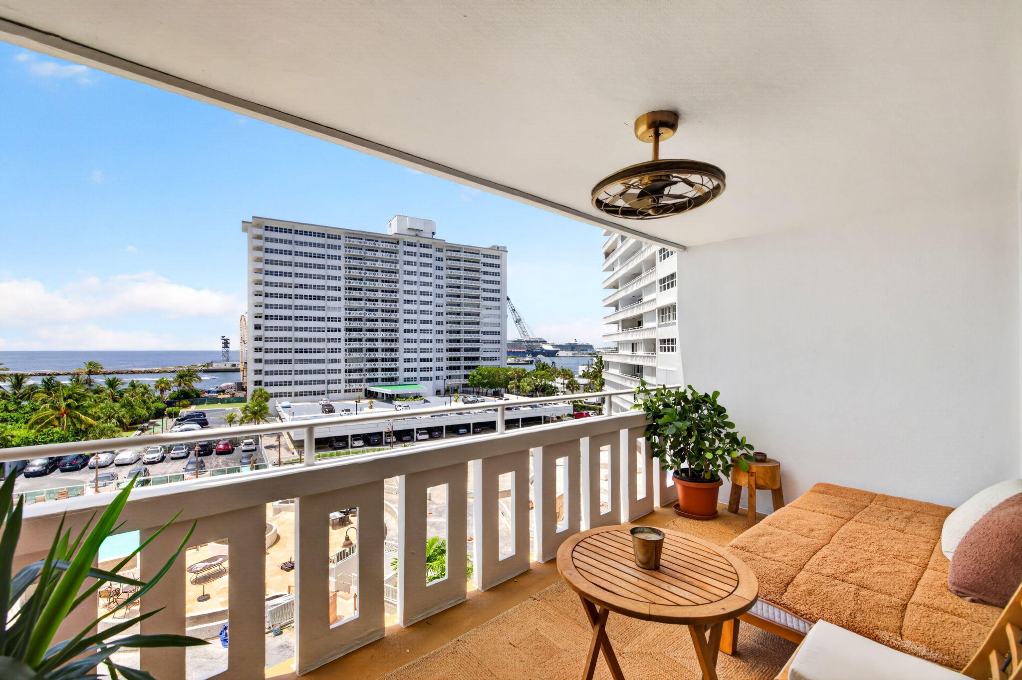 EVERGLADES HOUSE CONDO - Residential Lease