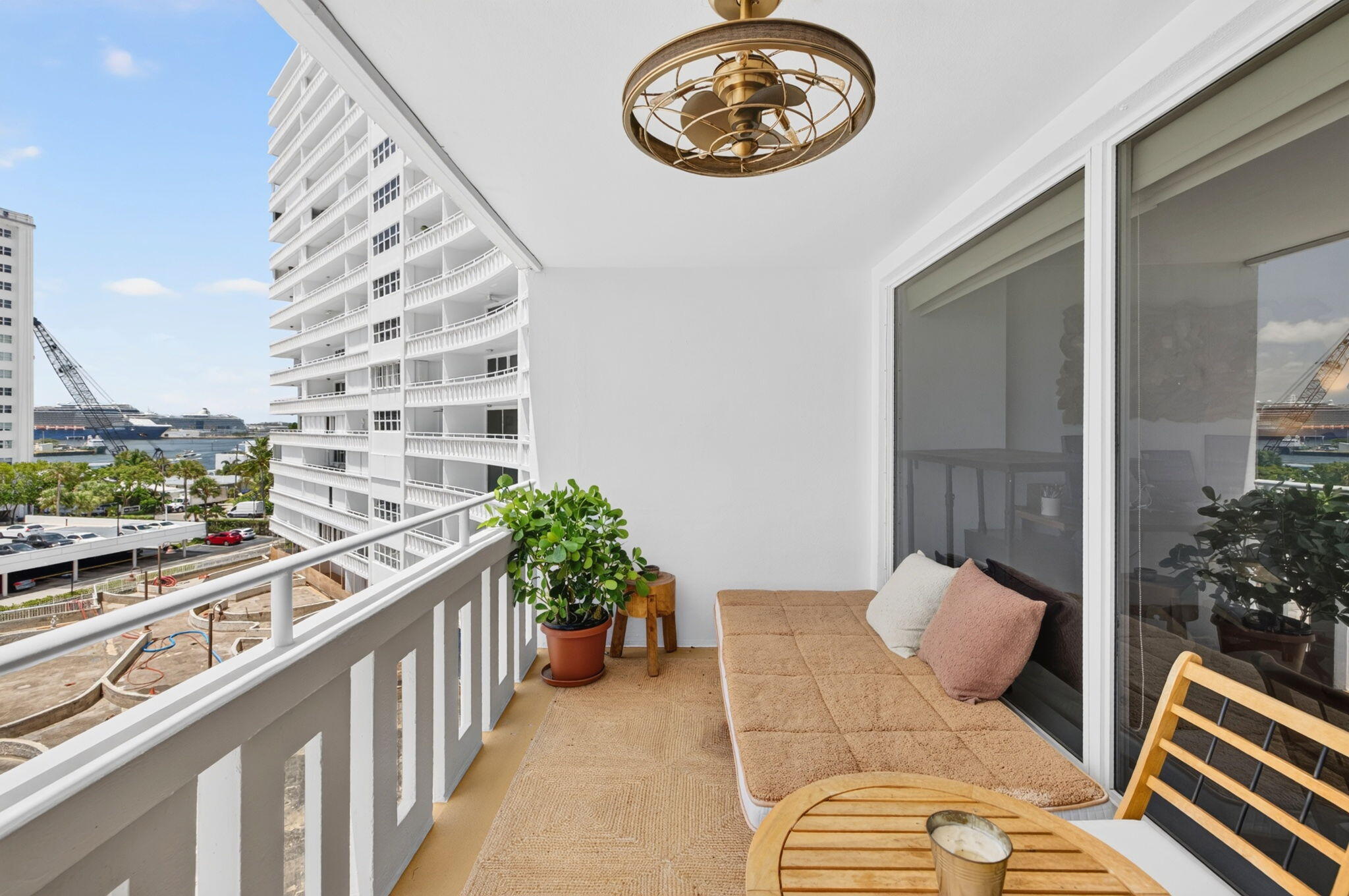 EVERGLADES HOUSE CONDO - Residential Lease
