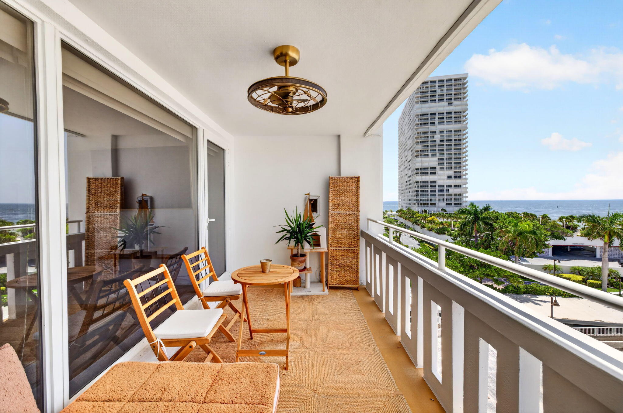 EVERGLADES HOUSE CONDO - Residential Lease