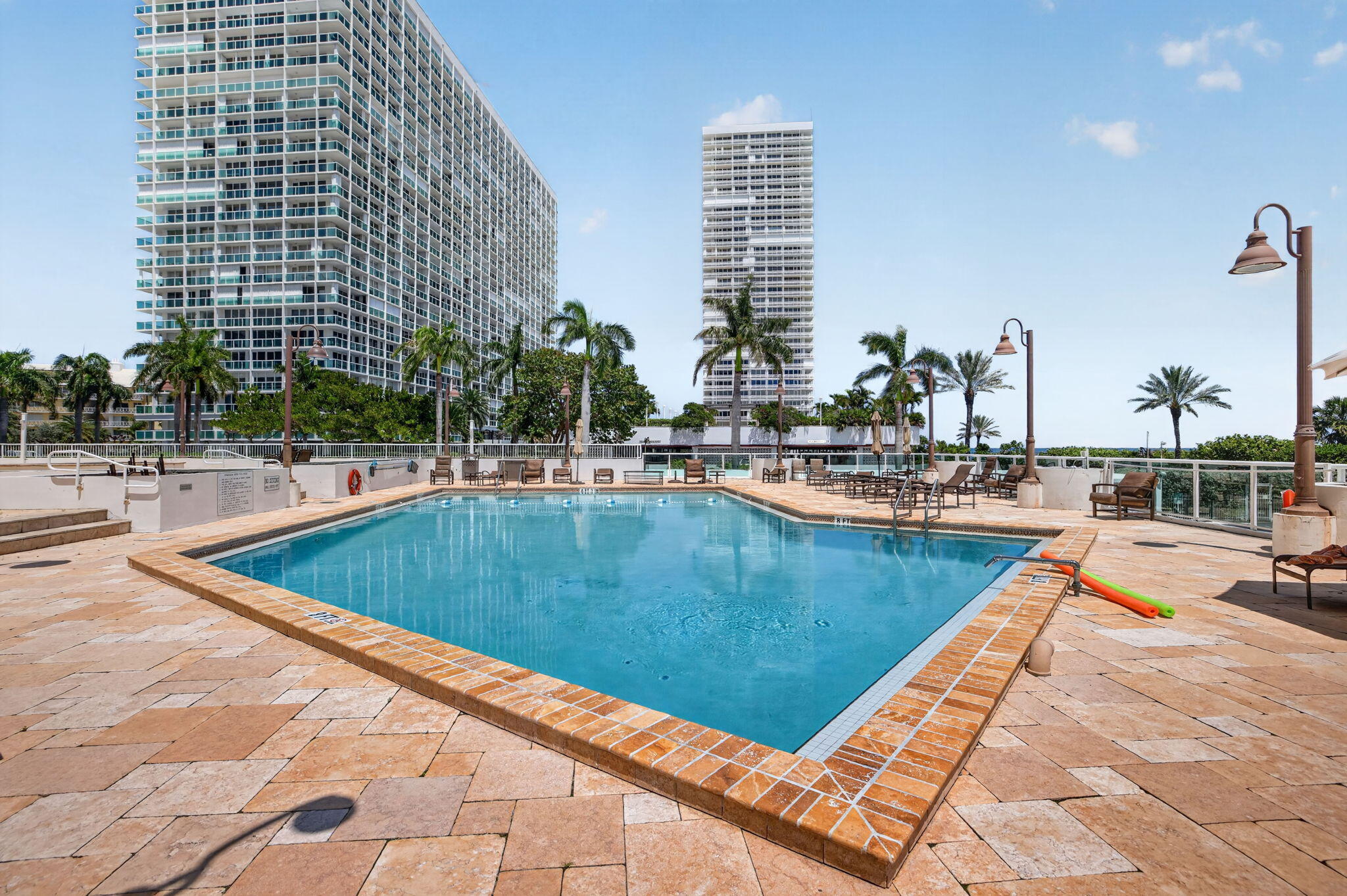 EVERGLADES HOUSE CONDO - Residential Lease