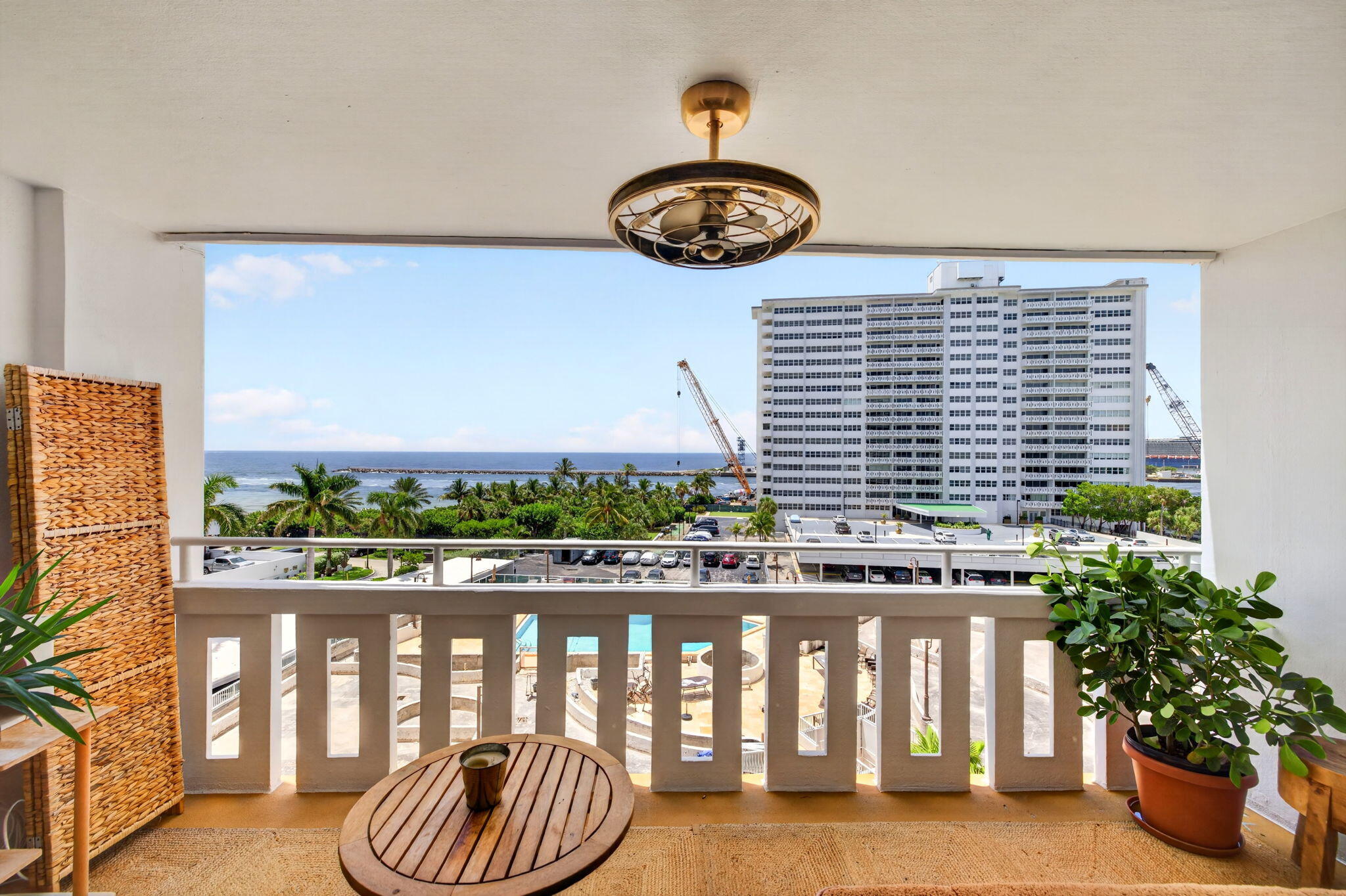 EVERGLADES HOUSE CONDO - Residential Lease