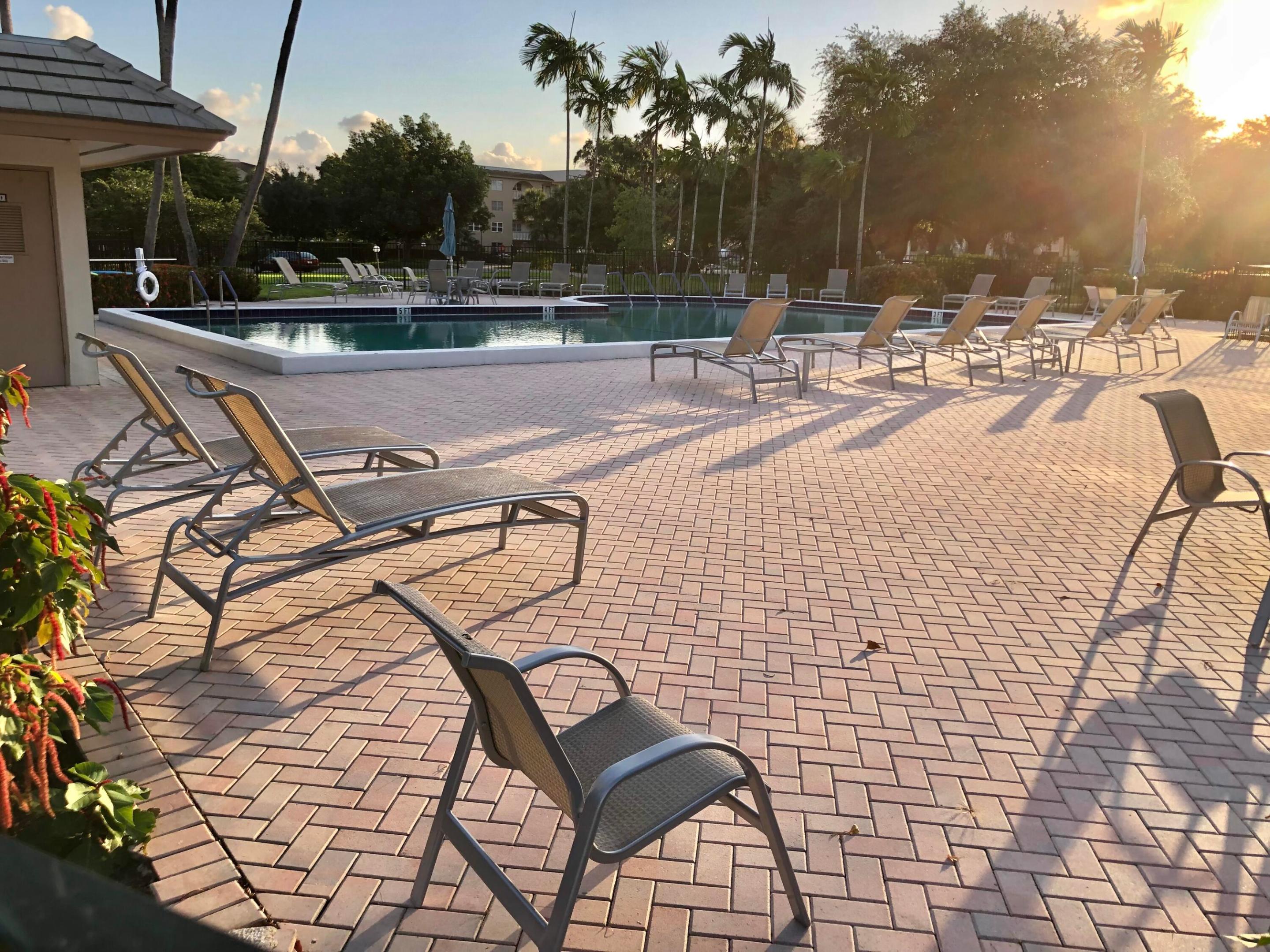 NASSAU VILLAGE WYNMOOR CONDO - Residential