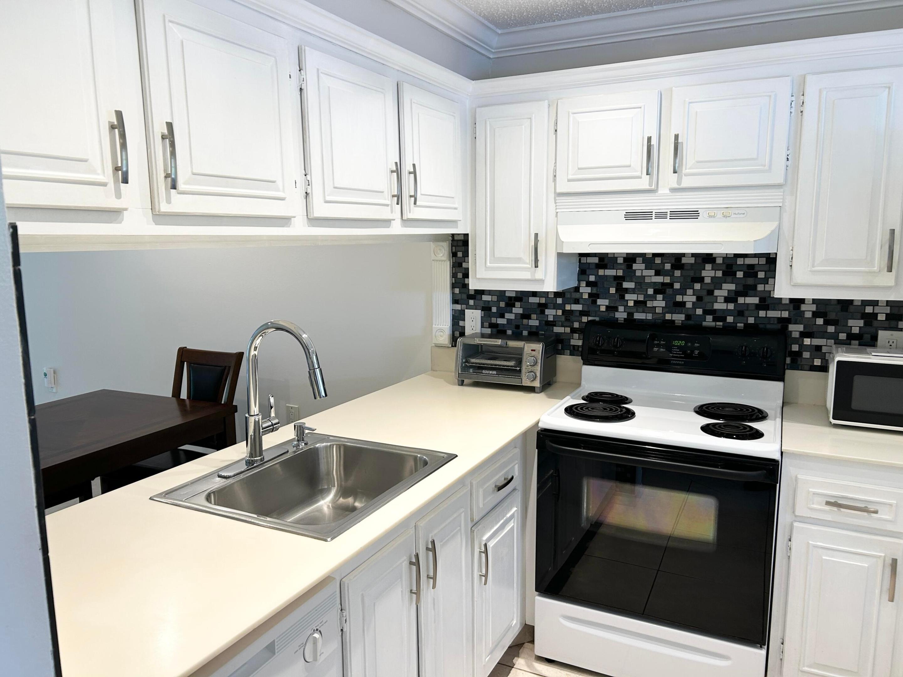NASSAU VILLAGE WYNMOOR CONDO - Residential