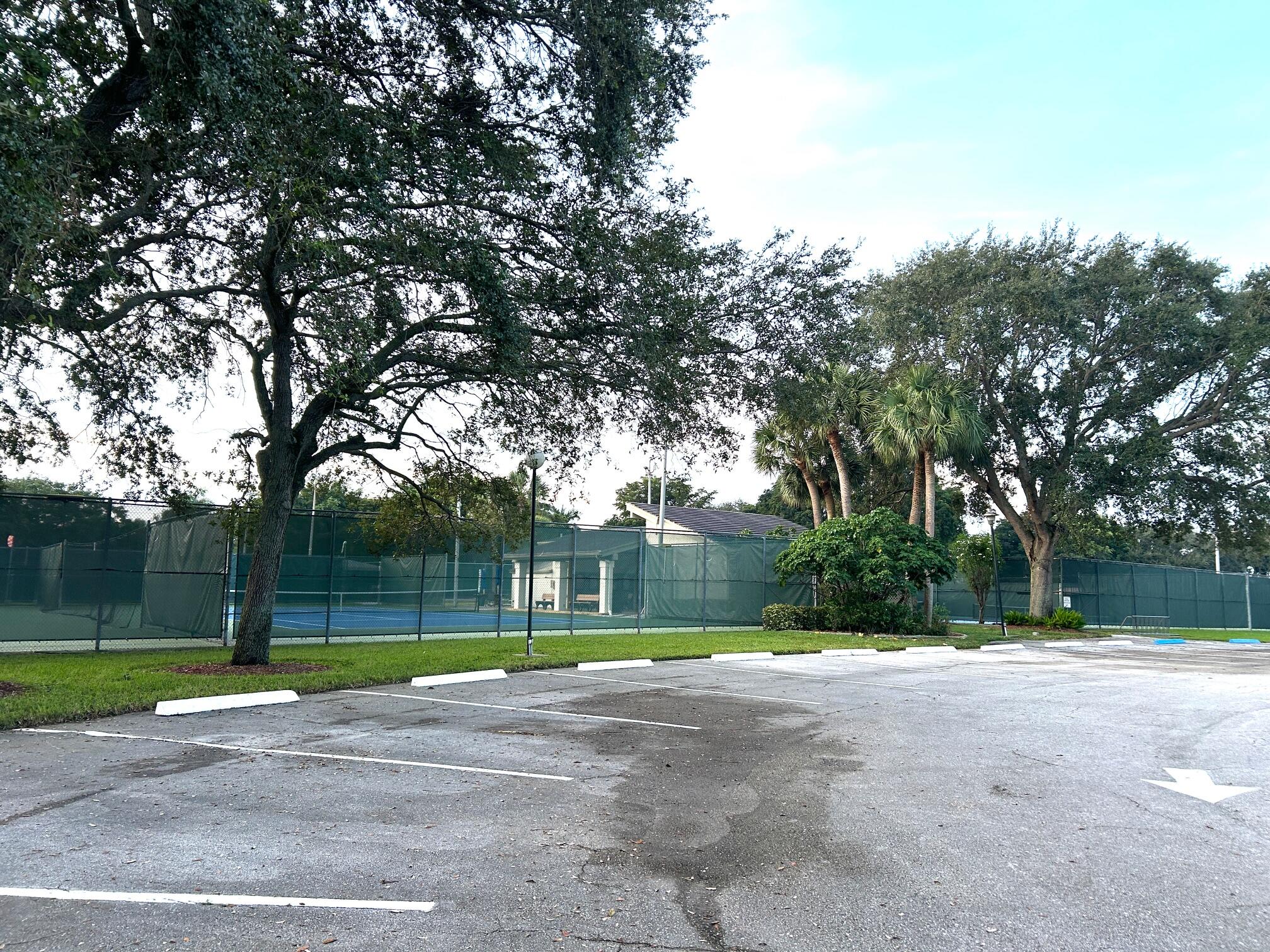 NASSAU VILLAGE WYNMOOR CONDO - Residential