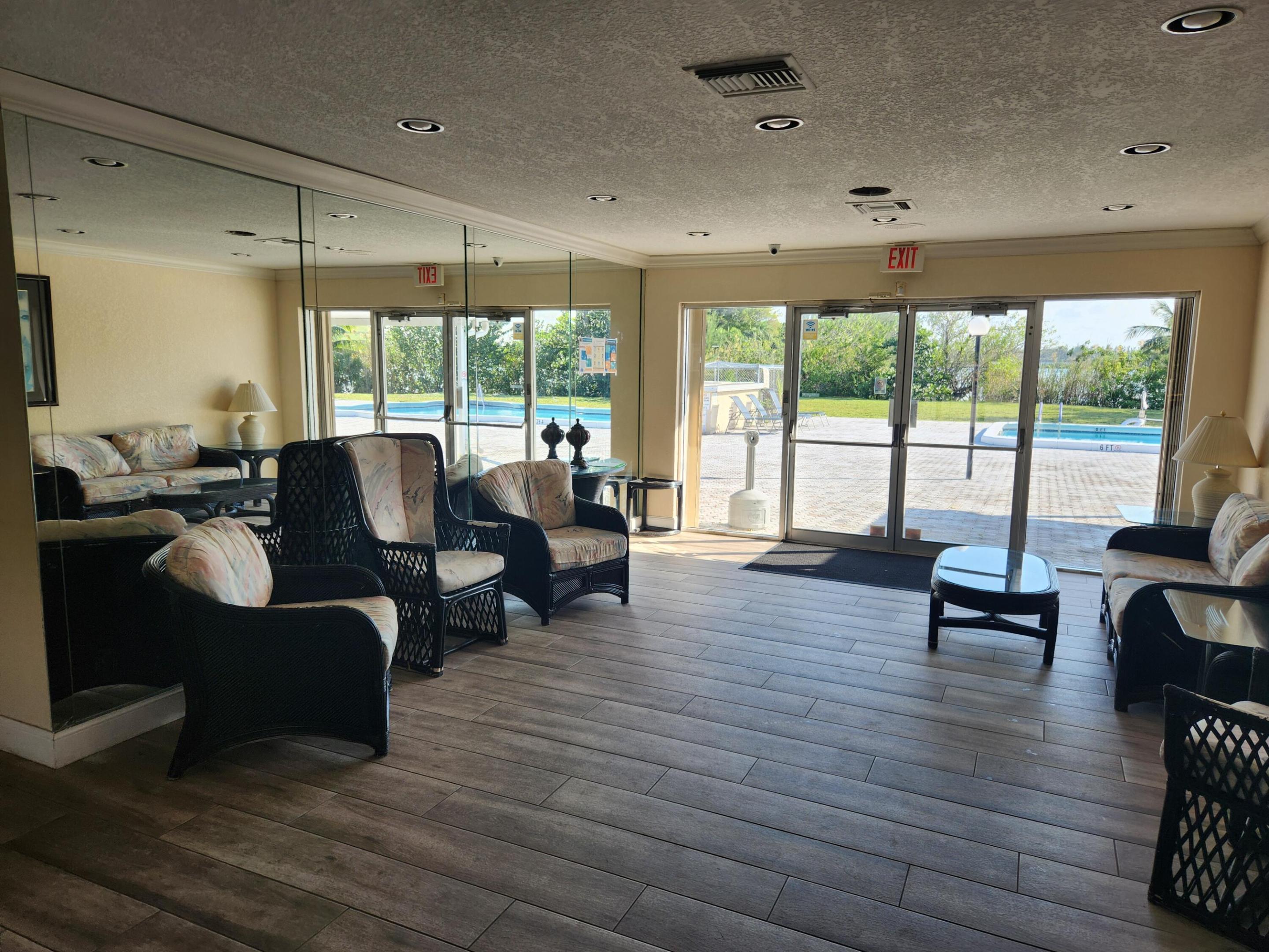 CRYSTAL LAKE 4TH SEC - Residential