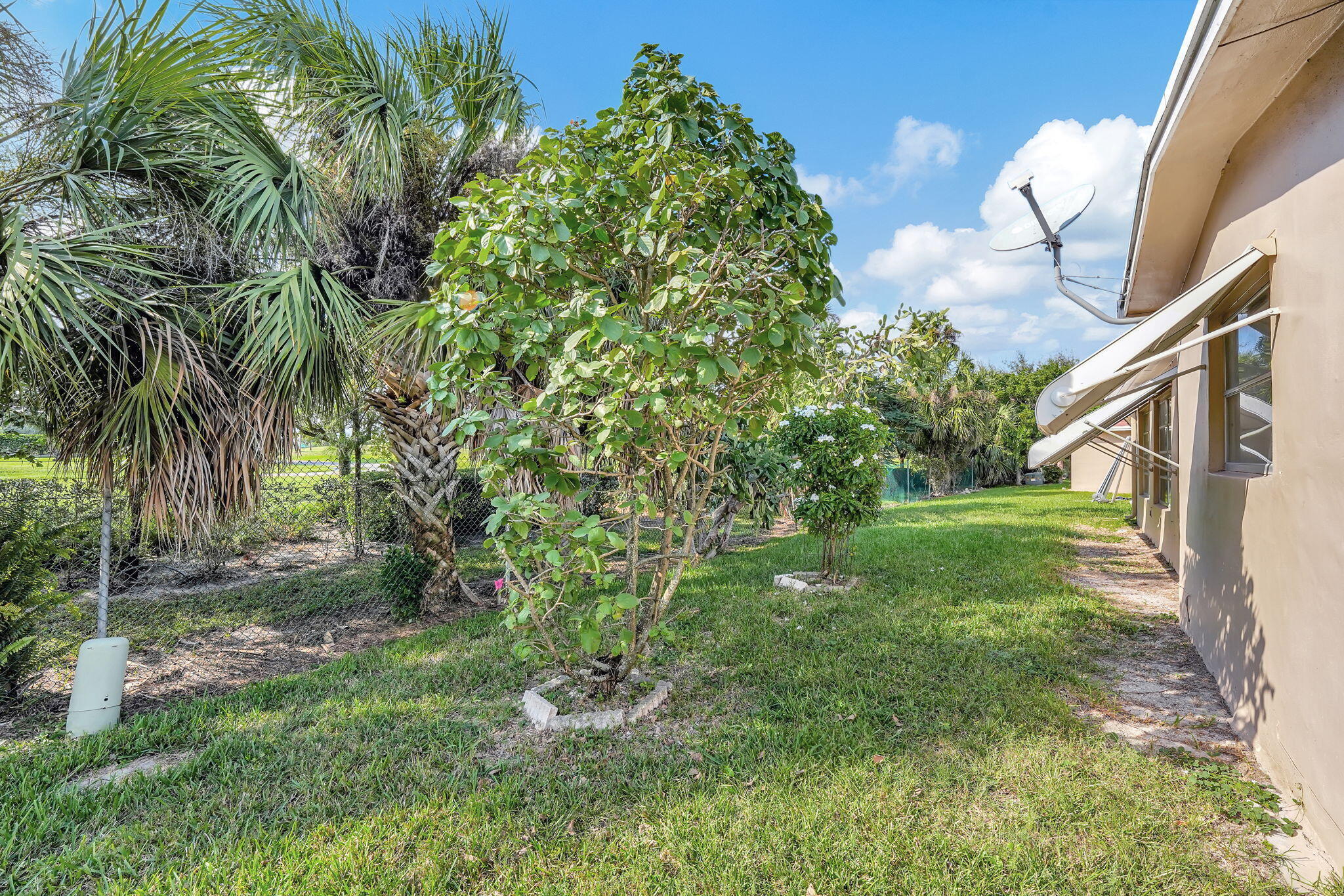 CRYSTAL LAKE 4TH SEC - Residential