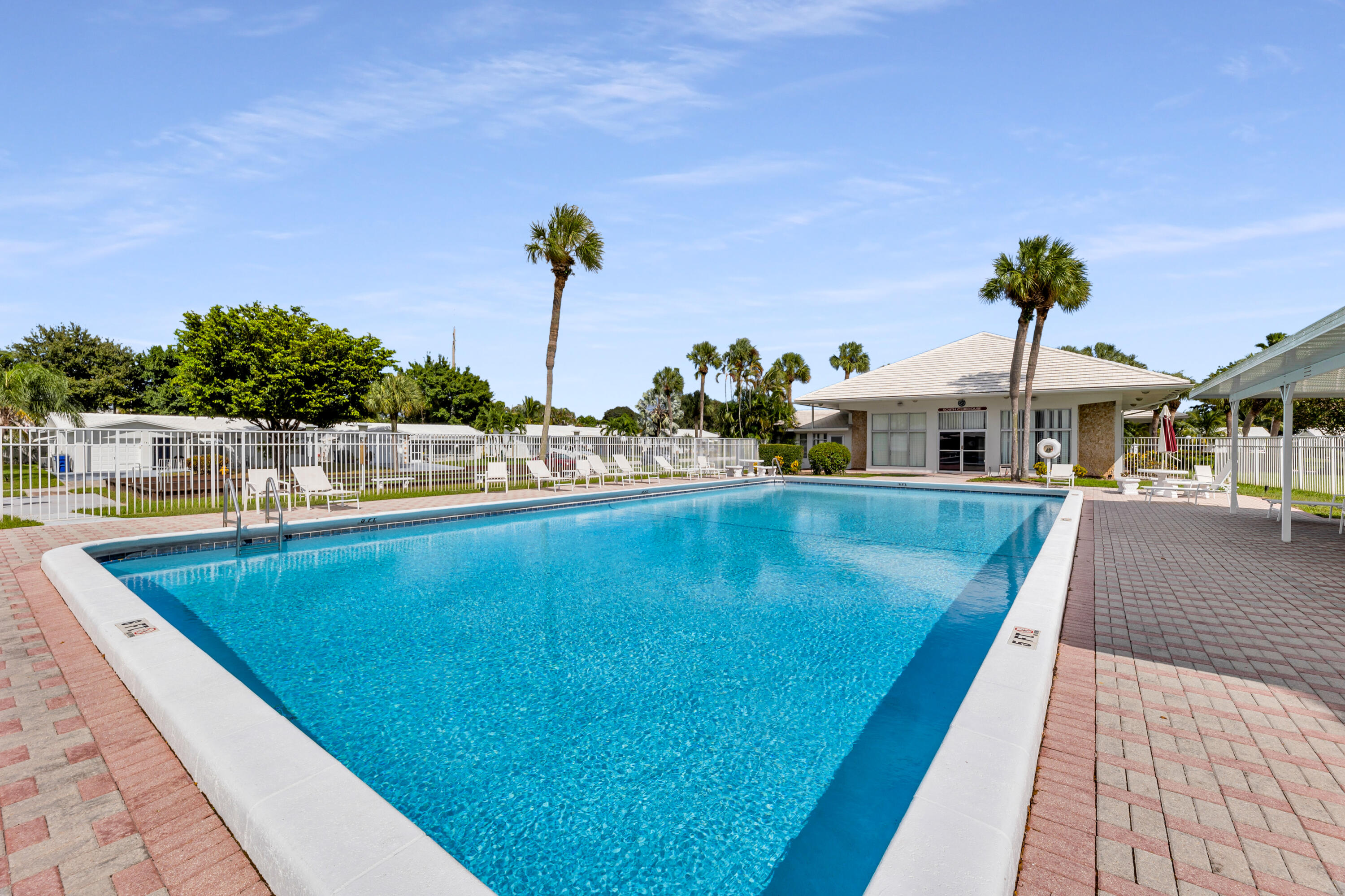 LEISUREVILLE FAIRWAY NINE CONDO - Residential
