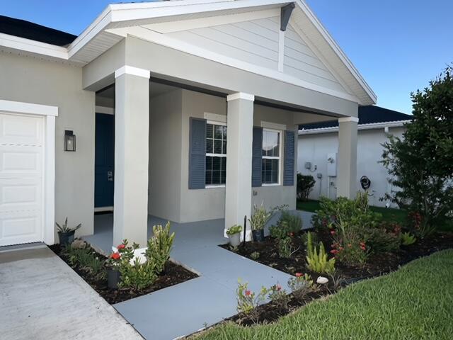 Recently built 4-Bedroom, 3-Bath Lakefront Home in Crosstown Commons! This beautifully maintained single-story house offers a highly desirable floor plan featuring two primary suites with private en-suite bathrooms, making it ideal for extended family, guests, or a private in-law suite. Enjoy tranquil lake views from the rear porch and upgraded extended front porch.  The modern kitchen is equipped with stainless steel appliances, granite countertops, and ample cabinetry, opening to spacious living and dining areas. Additional features include a 2-car garage, large laundry room with washer and dryer. Residents of Crosstown Commons enjoy resort-style amenities including high-speed internet, cable TV, an oversized community pool, cabana, and children's playground.