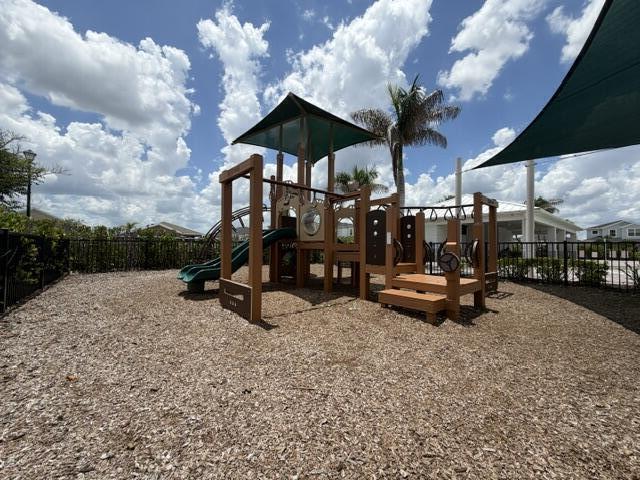 Crosstown Commons - Residential Lease