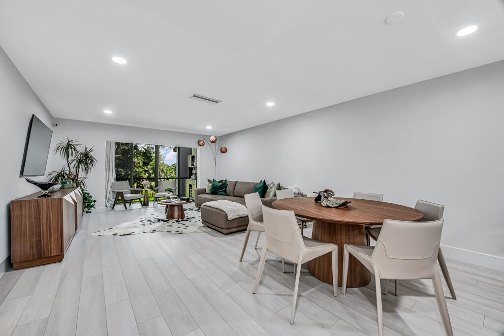 VISTAS OF BOCA LAGO CONDO - Residential