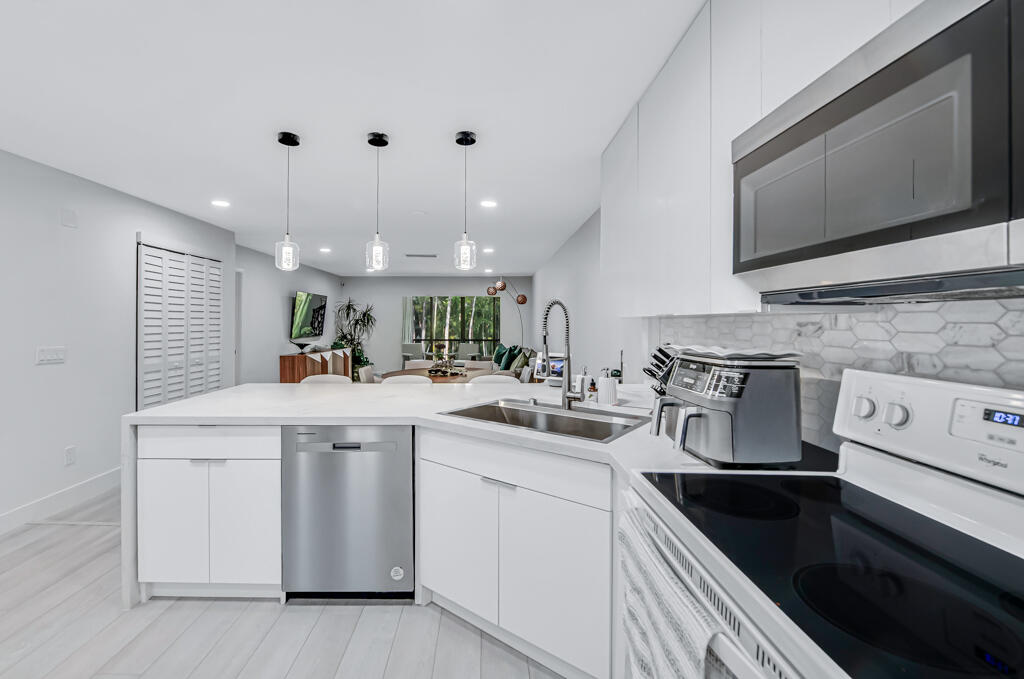 VISTAS OF BOCA LAGO CONDO - Residential