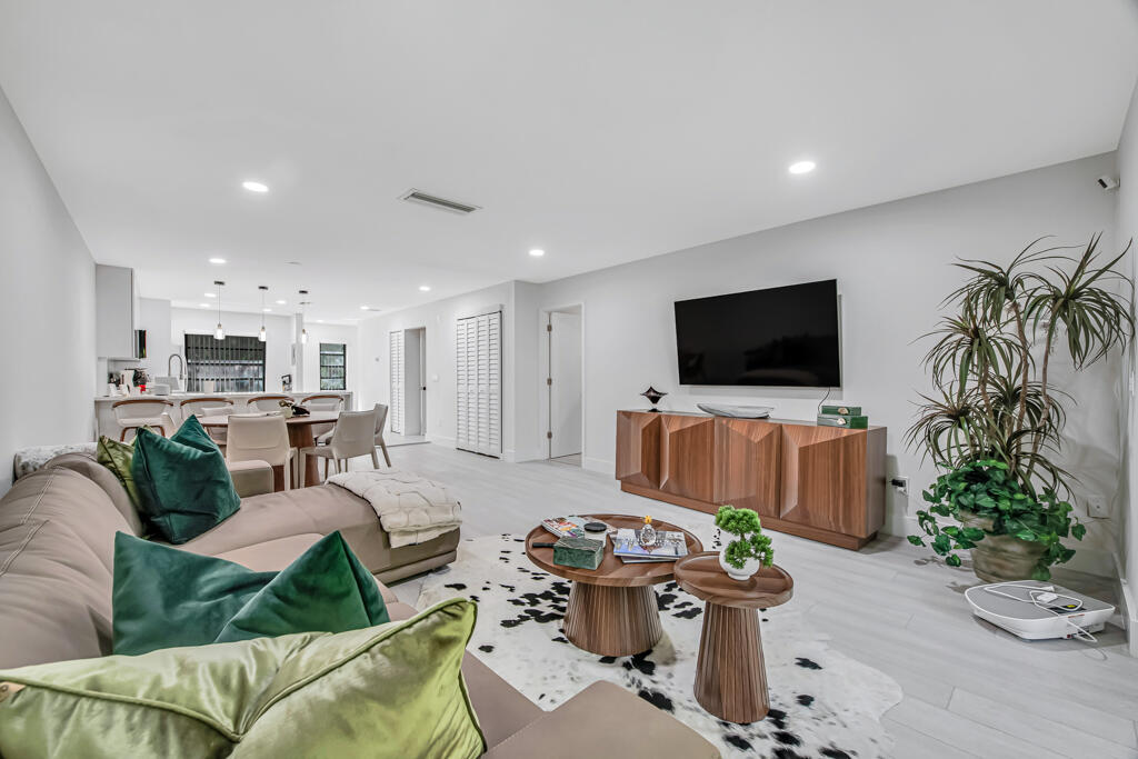 VISTAS OF BOCA LAGO CONDO - Residential