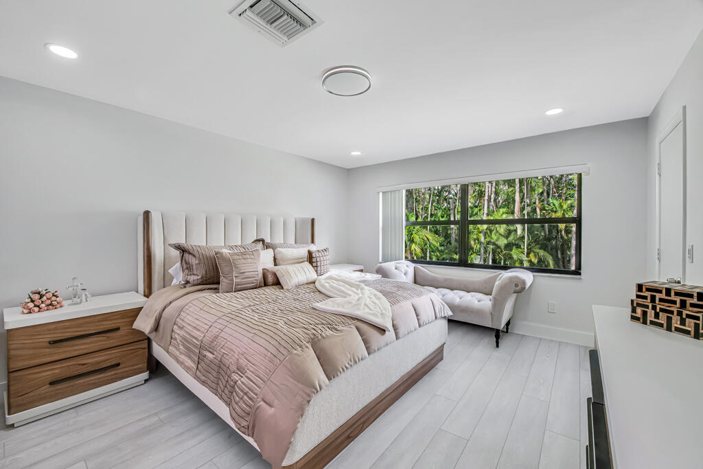 VISTAS OF BOCA LAGO CONDO - Residential