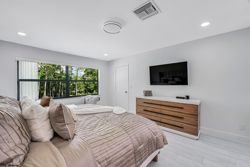 VISTAS OF BOCA LAGO CONDO - Residential