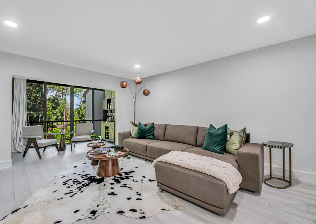 VISTAS OF BOCA LAGO CONDO - Residential