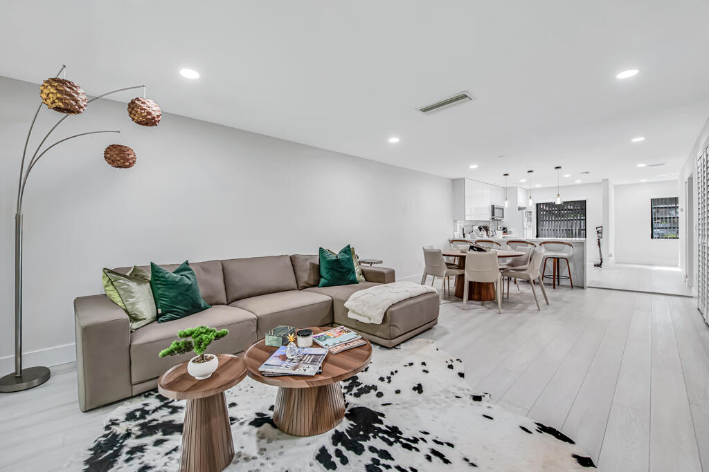 VISTAS OF BOCA LAGO CONDO - Residential