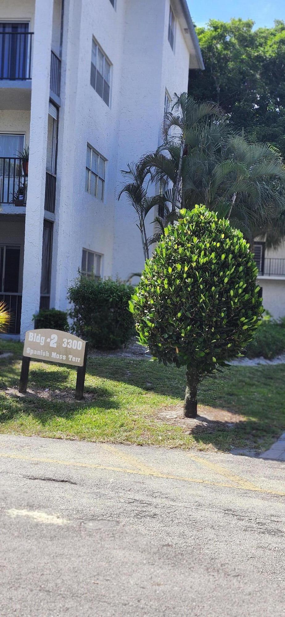 Offered at a great price, this all-ages condo is perfect for a cash buyer looking to add value through renovations. 2BR, 2BATH, all age community, excellent investment opportunity, needs complete updating, no rentals permitted during the first year of ownership. Don't miss this opportunity to transform this condo into a beautiful home or future investment property. Laundry facility onsite and a swimming pool for fun.