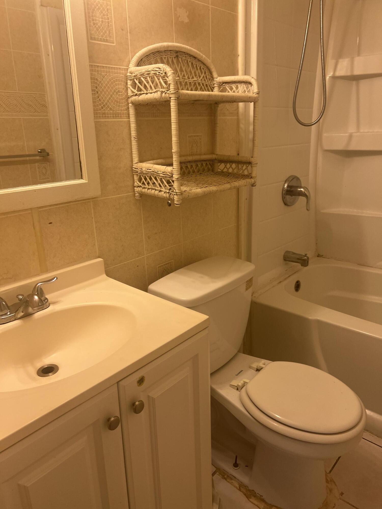 HOLLYWOOD SOUTH SIDE ADD NO 2 - Residential Lease